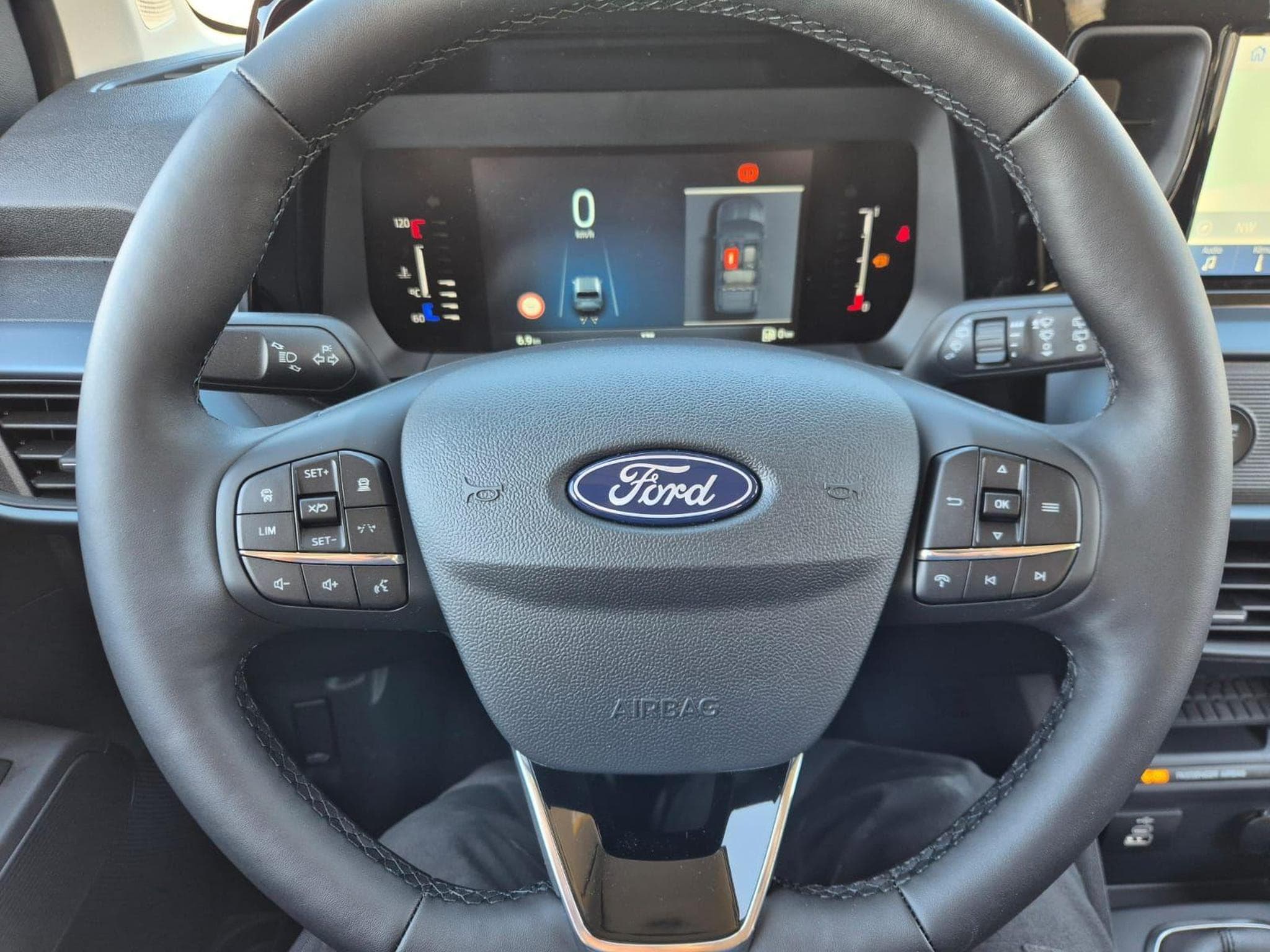 Ford Tourneo Active (2026) - Photo 16