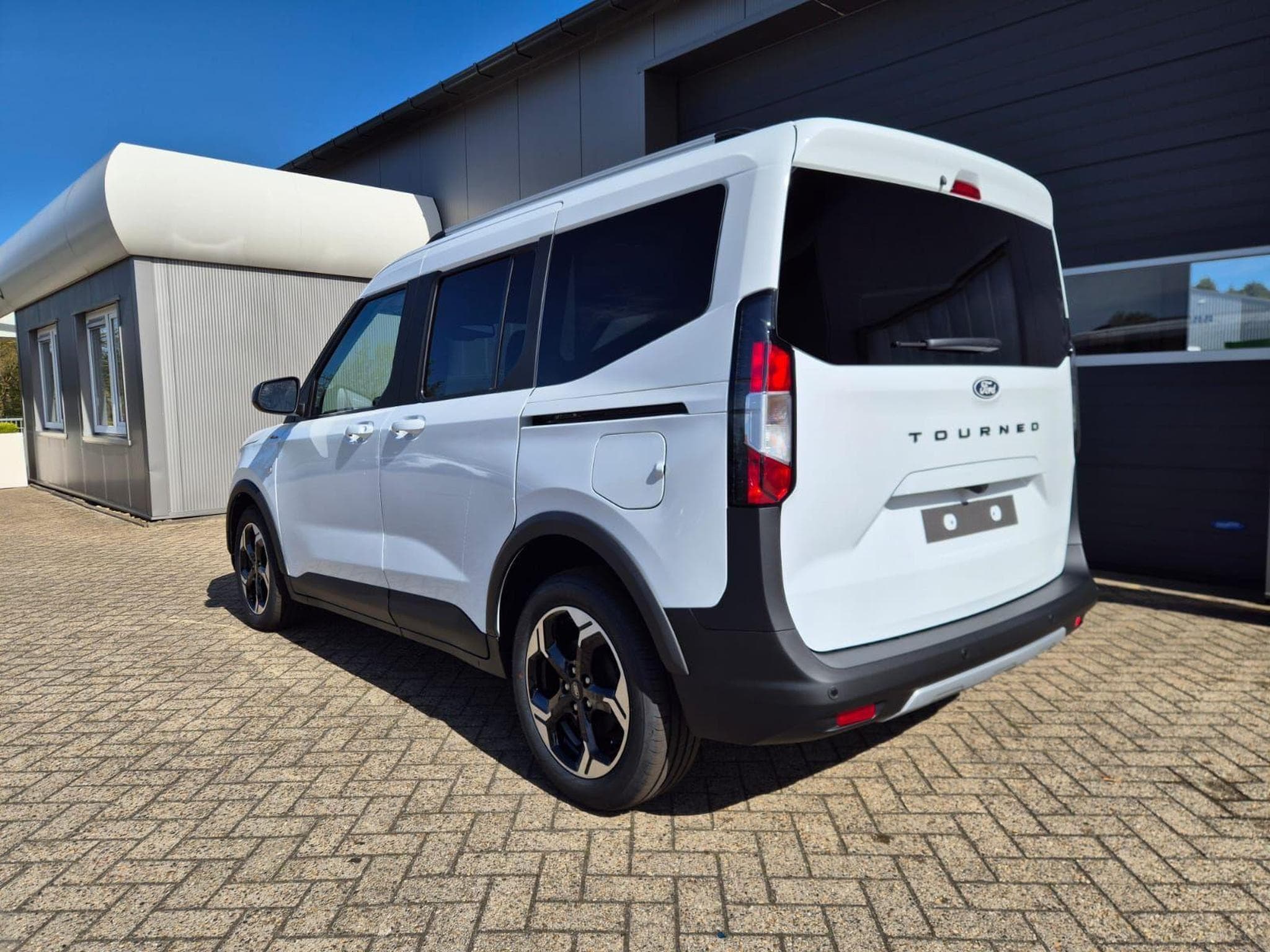 Ford Tourneo Active (2026) - Photo 3