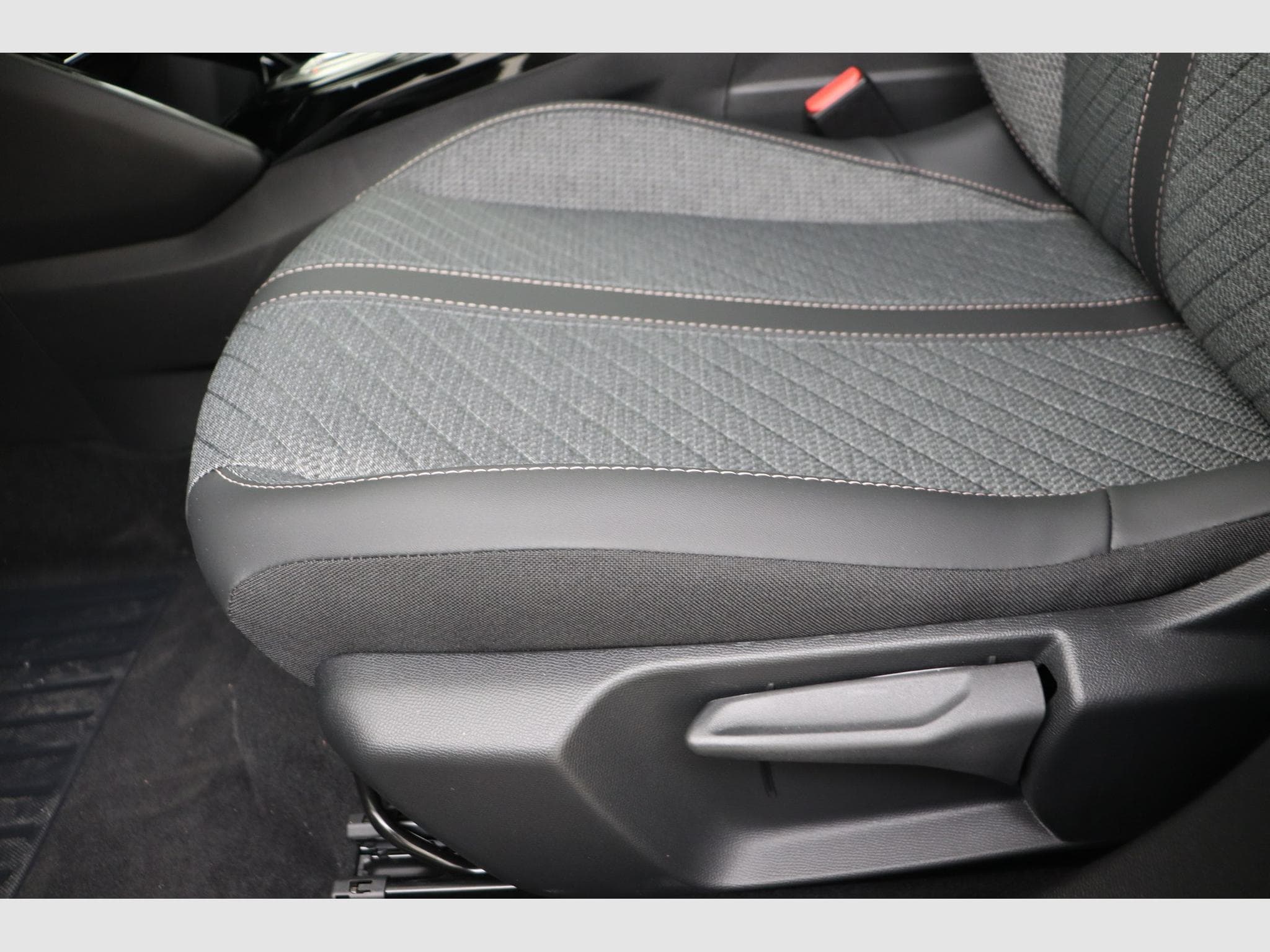 Peugeot 2008 Allure (2026) - Photo 14