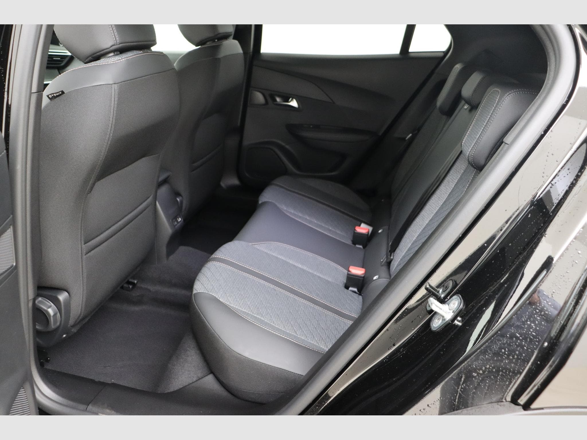 Peugeot 2008 Allure (2026) - Photo 16