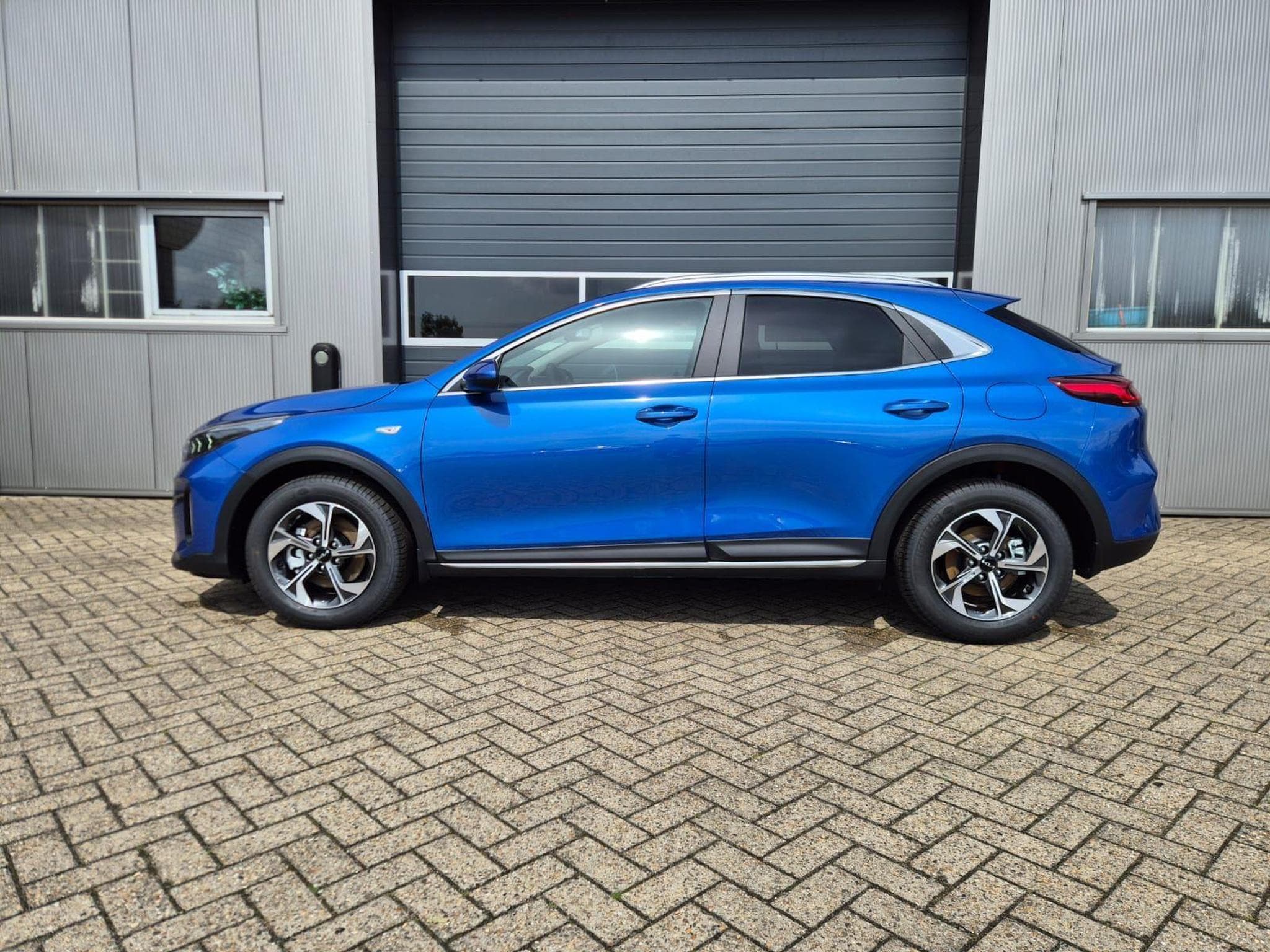 Kia Xceed Standard (2026) - Photo 2