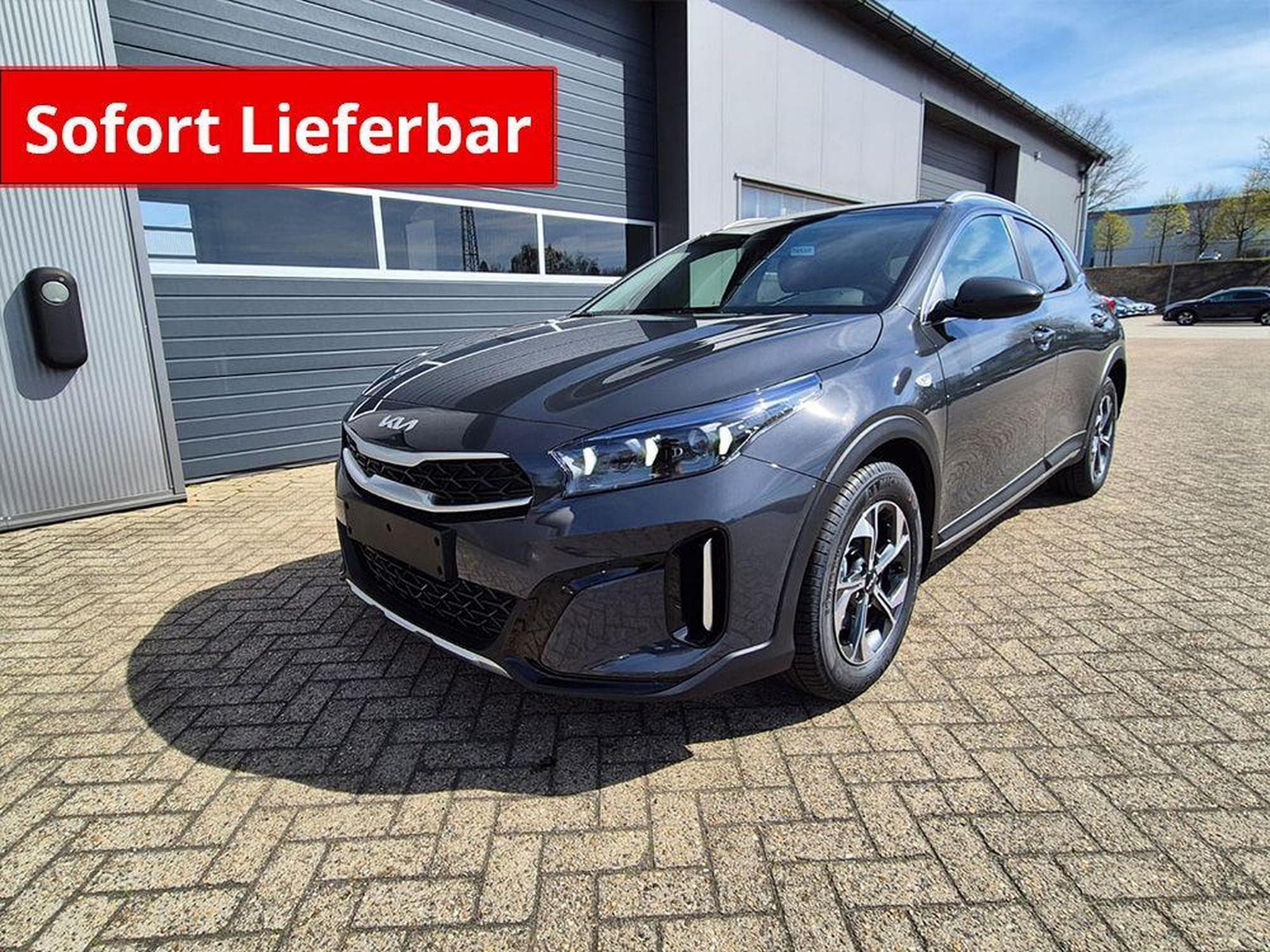 Kia Xceed Standard (2026) - Photo 1