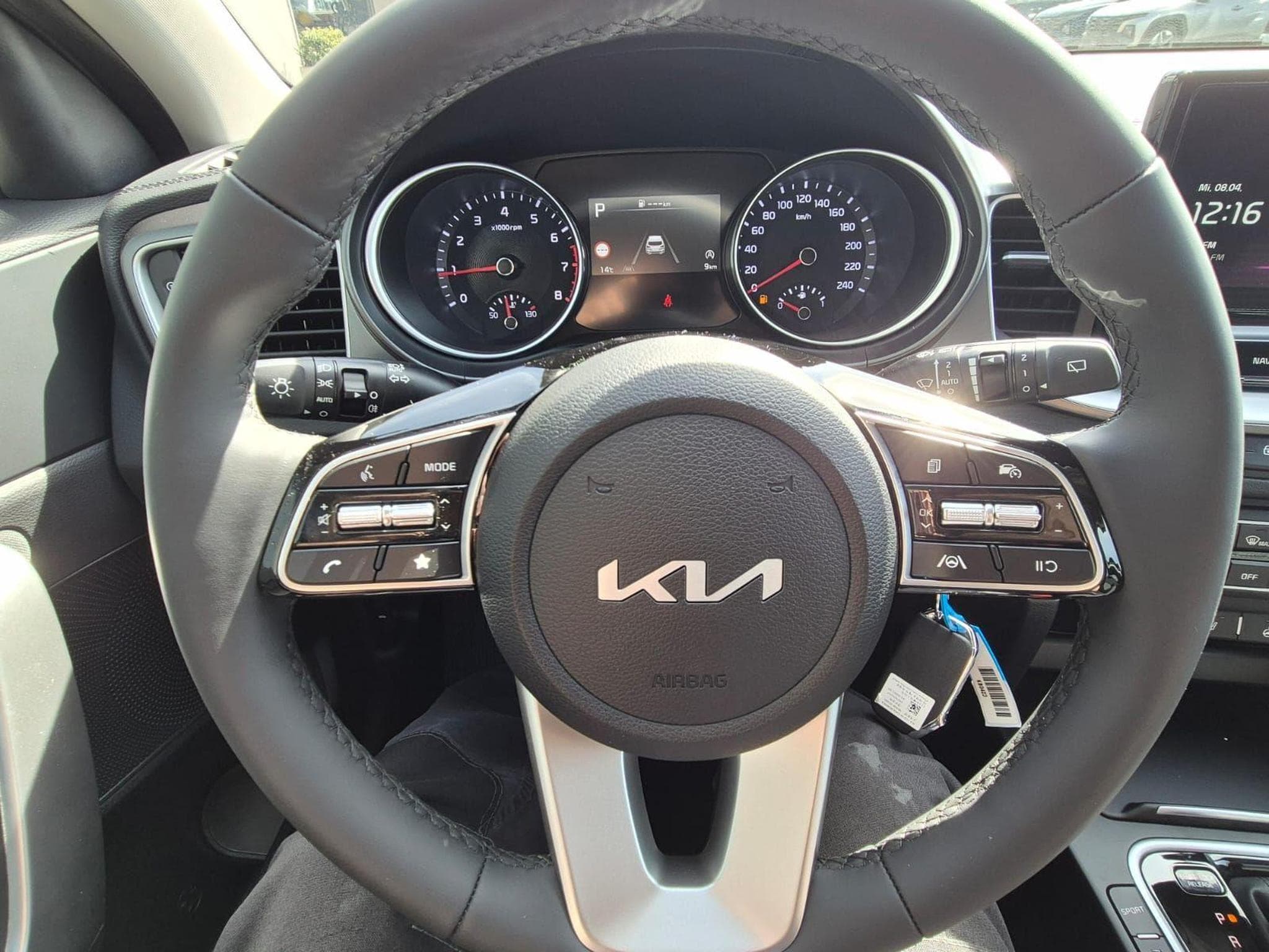 Kia Xceed Standard (2026) - Photo 15