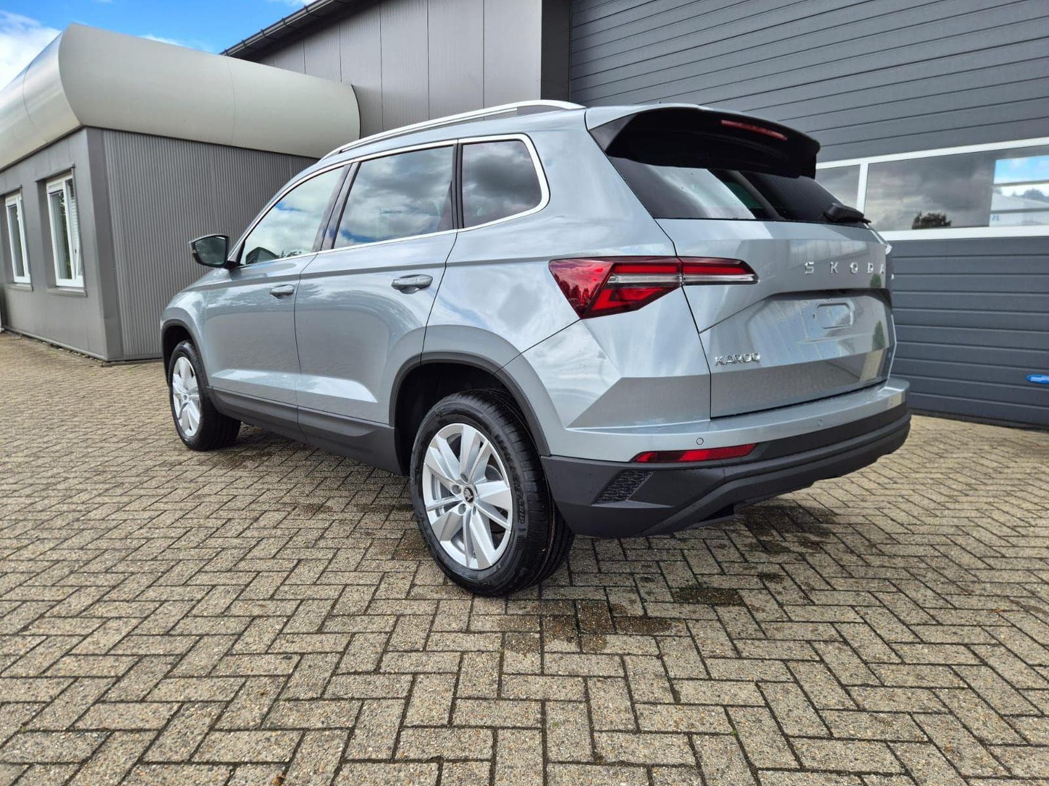 Skoda Karoq Standard (2026) - Photo 3