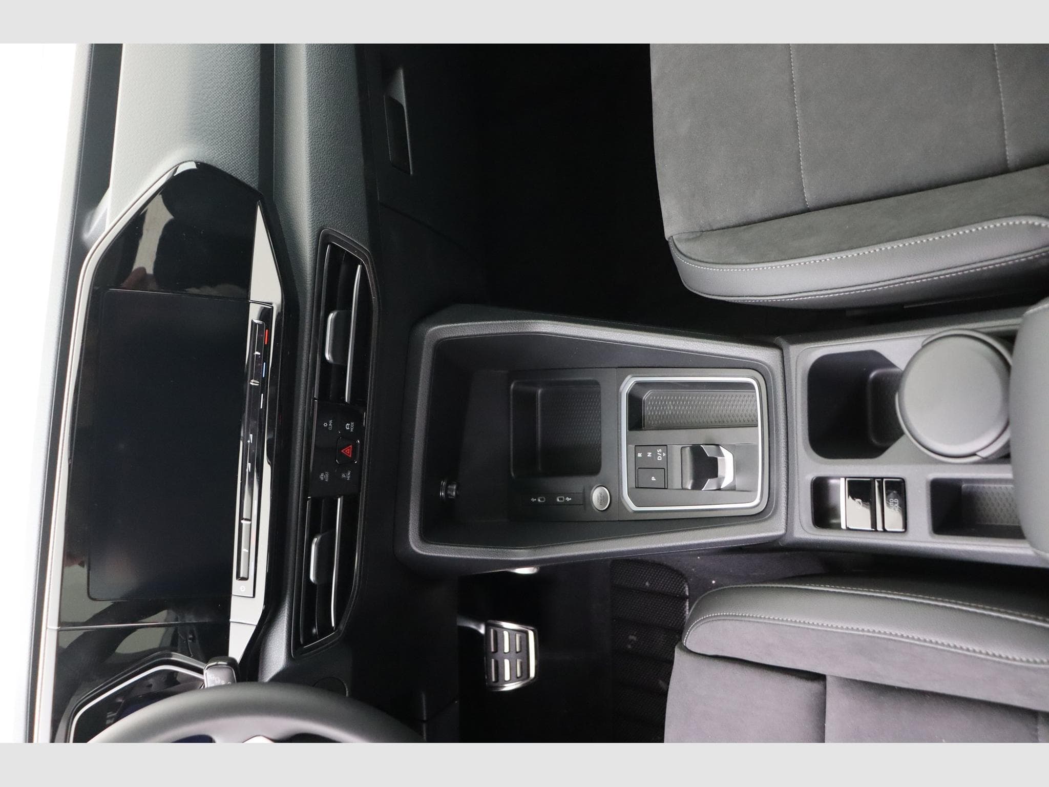 VW Caddy Maxi Style 5pl (2026) - Photo 12