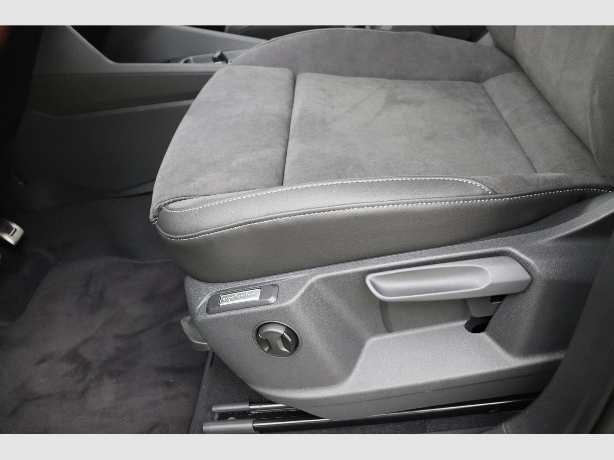 VW Caddy Maxi Style 5pl (2026) - Photo 14