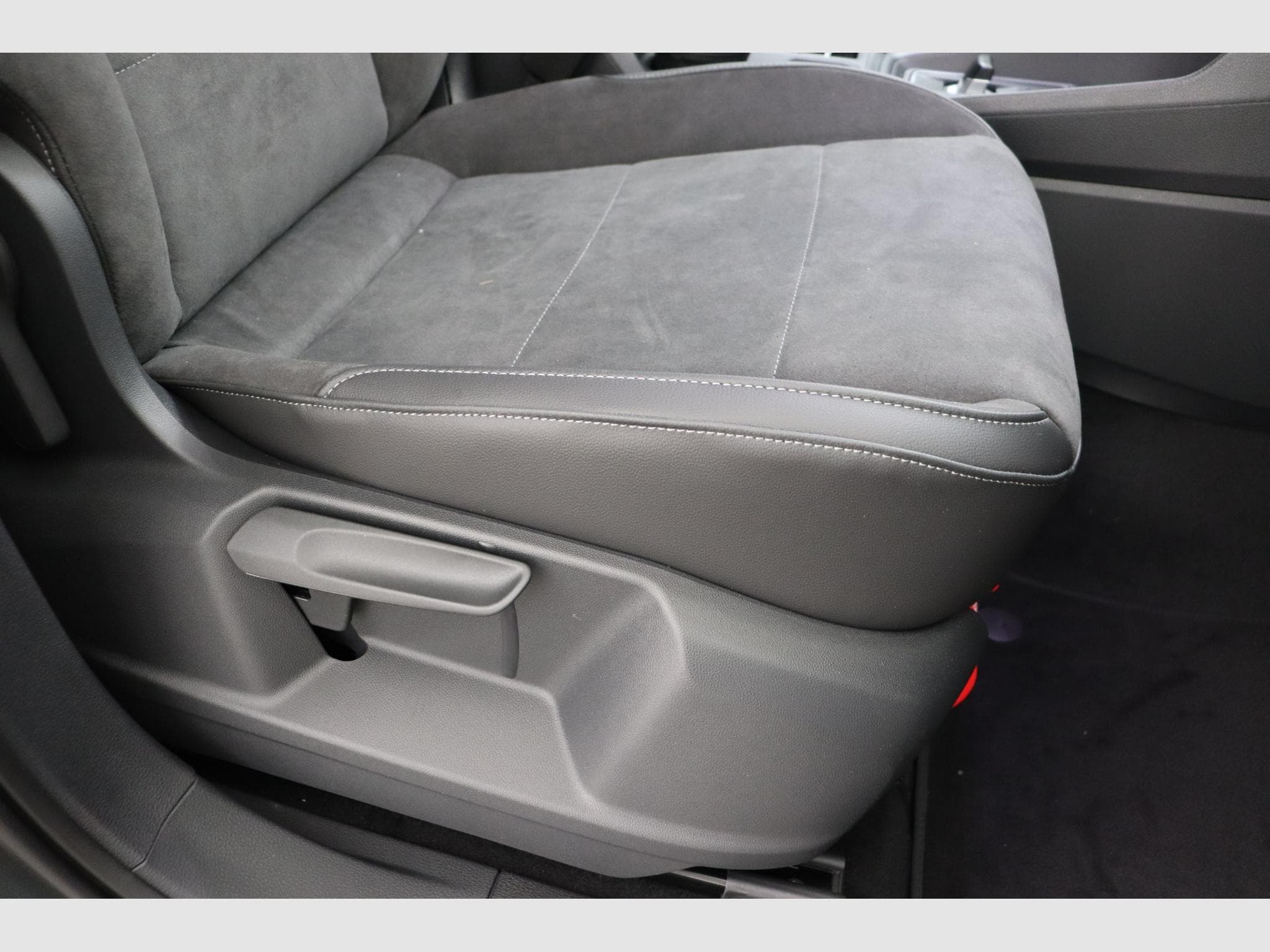 VW Caddy Maxi Style 5pl (2026) - Photo 15
