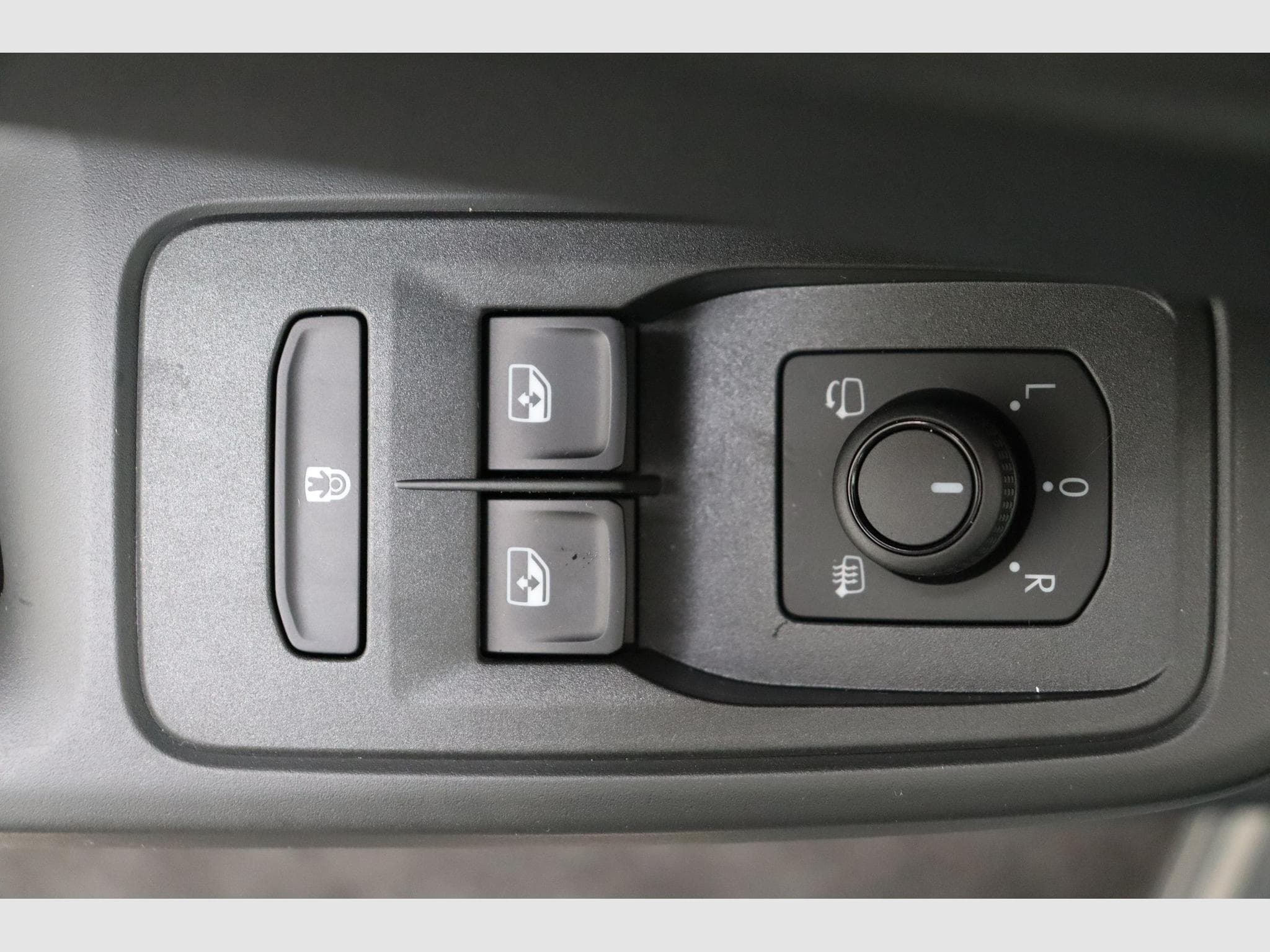 VW Caddy Maxi Style 5pl (2026) - Photo 17