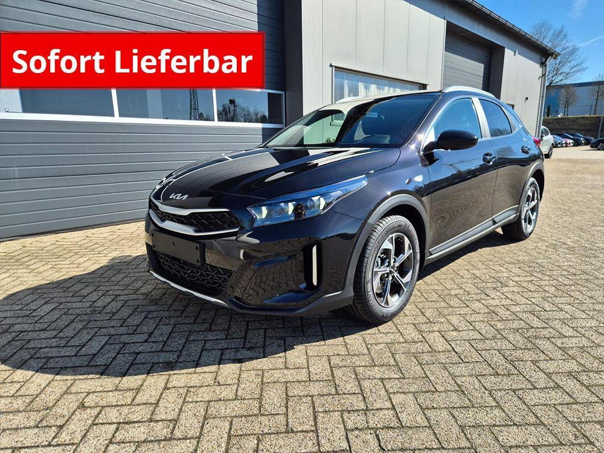 Kia Xceed Standard (2026) - Photo 1