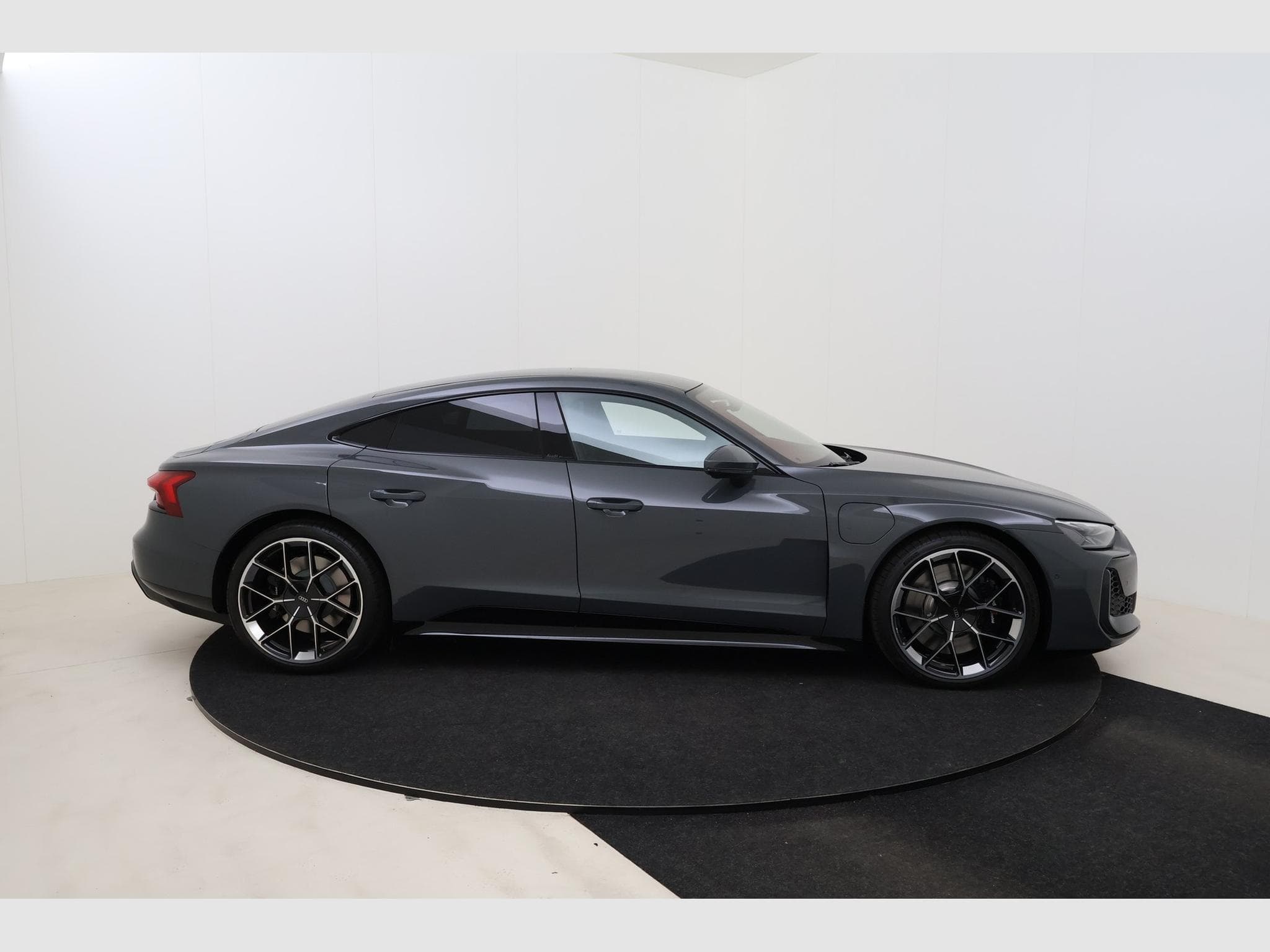 Audi RS e-tron GT Standard (2026) - Photo 4