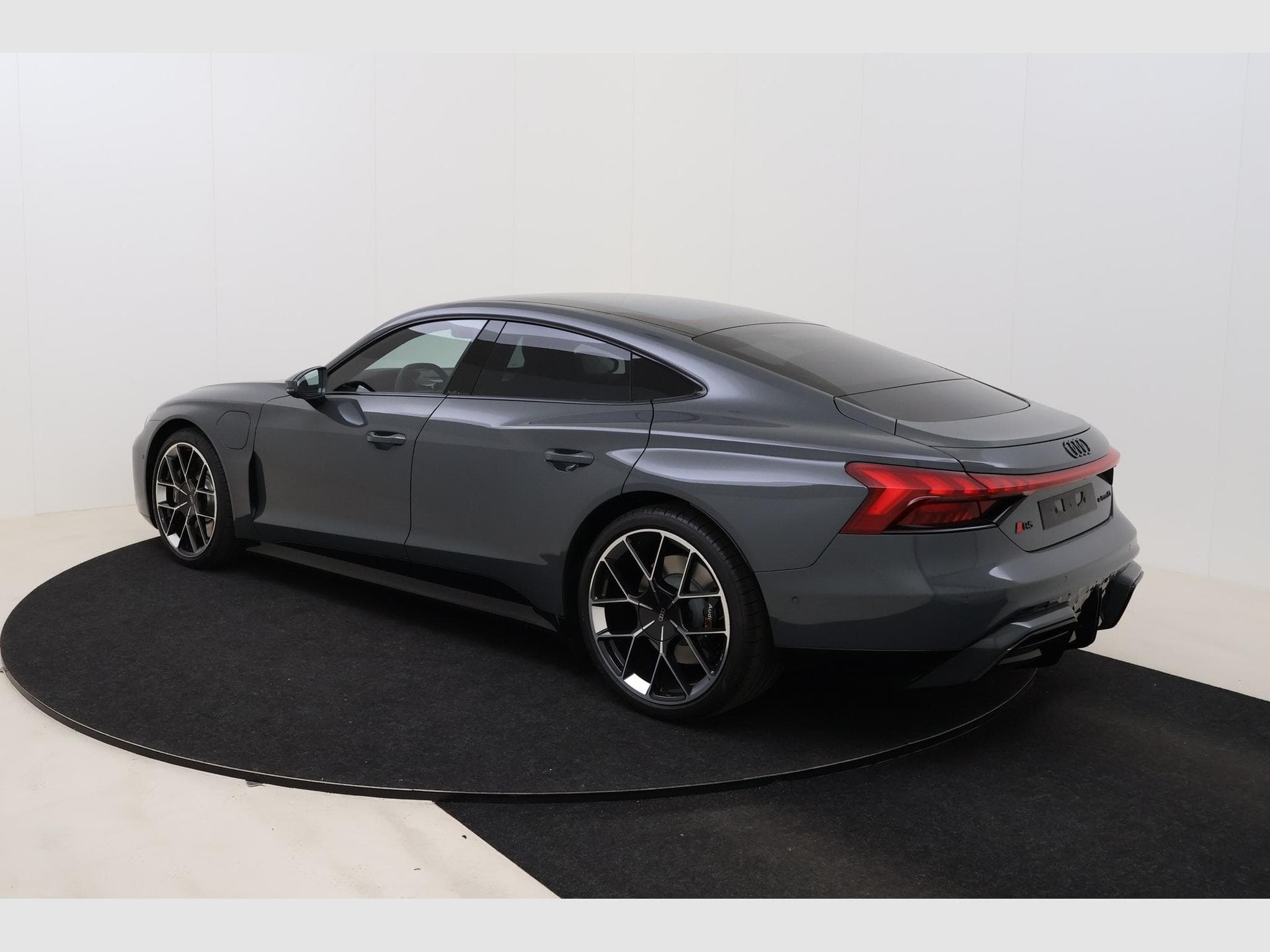 Audi RS e-tron GT Standard (2026) - Photo 8