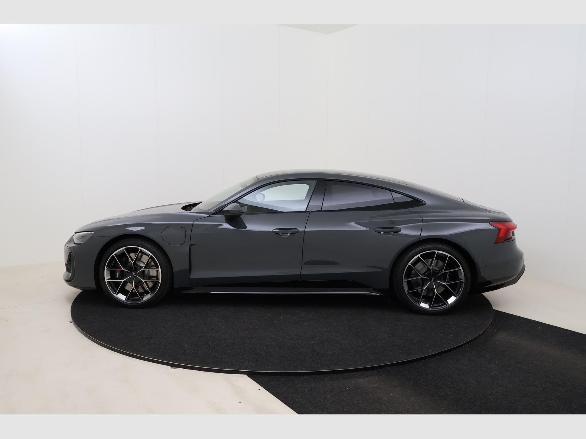 Audi RS e-tron GT Standard (2026) - Photo 9