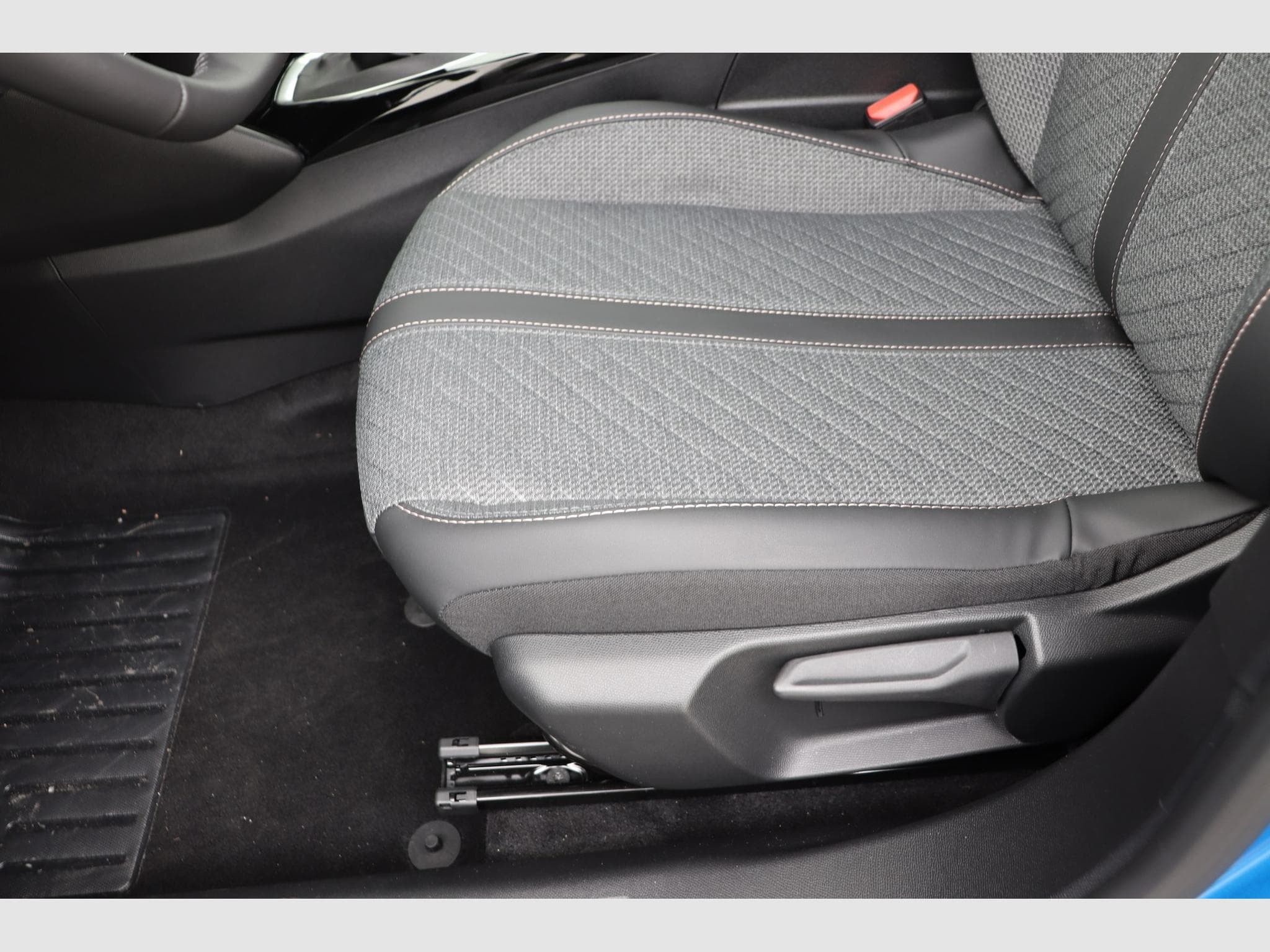 Peugeot 2008 Allure (2025) - Photo 14