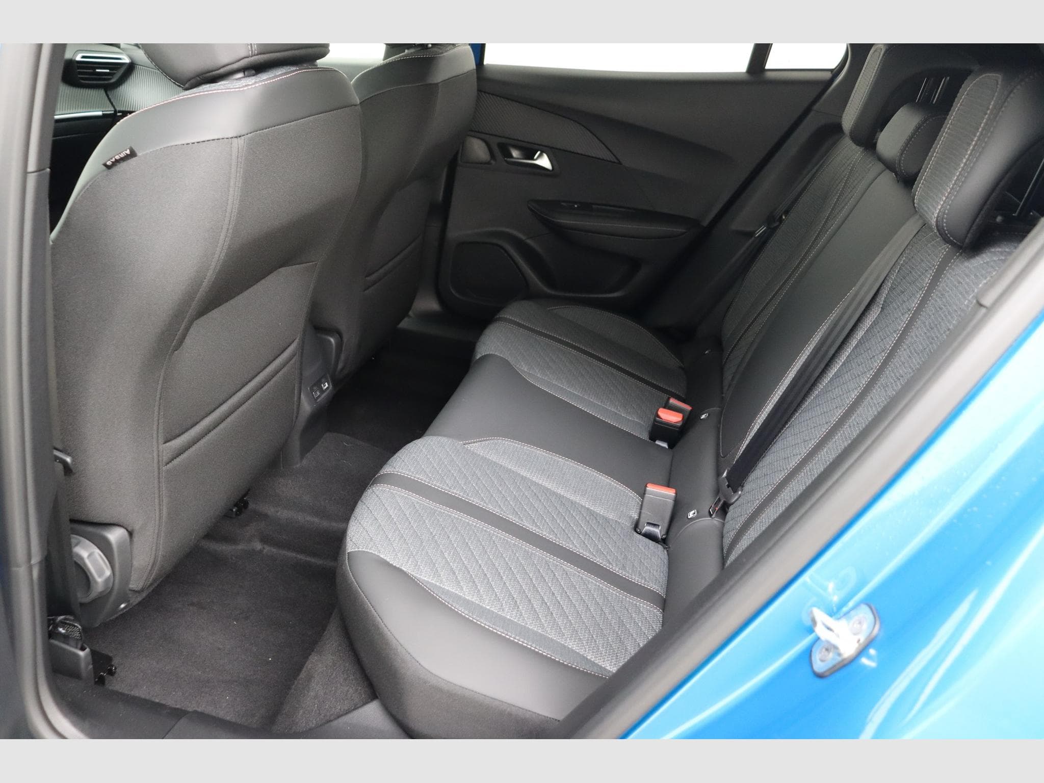 Peugeot 2008 Allure (2025) - Photo 16