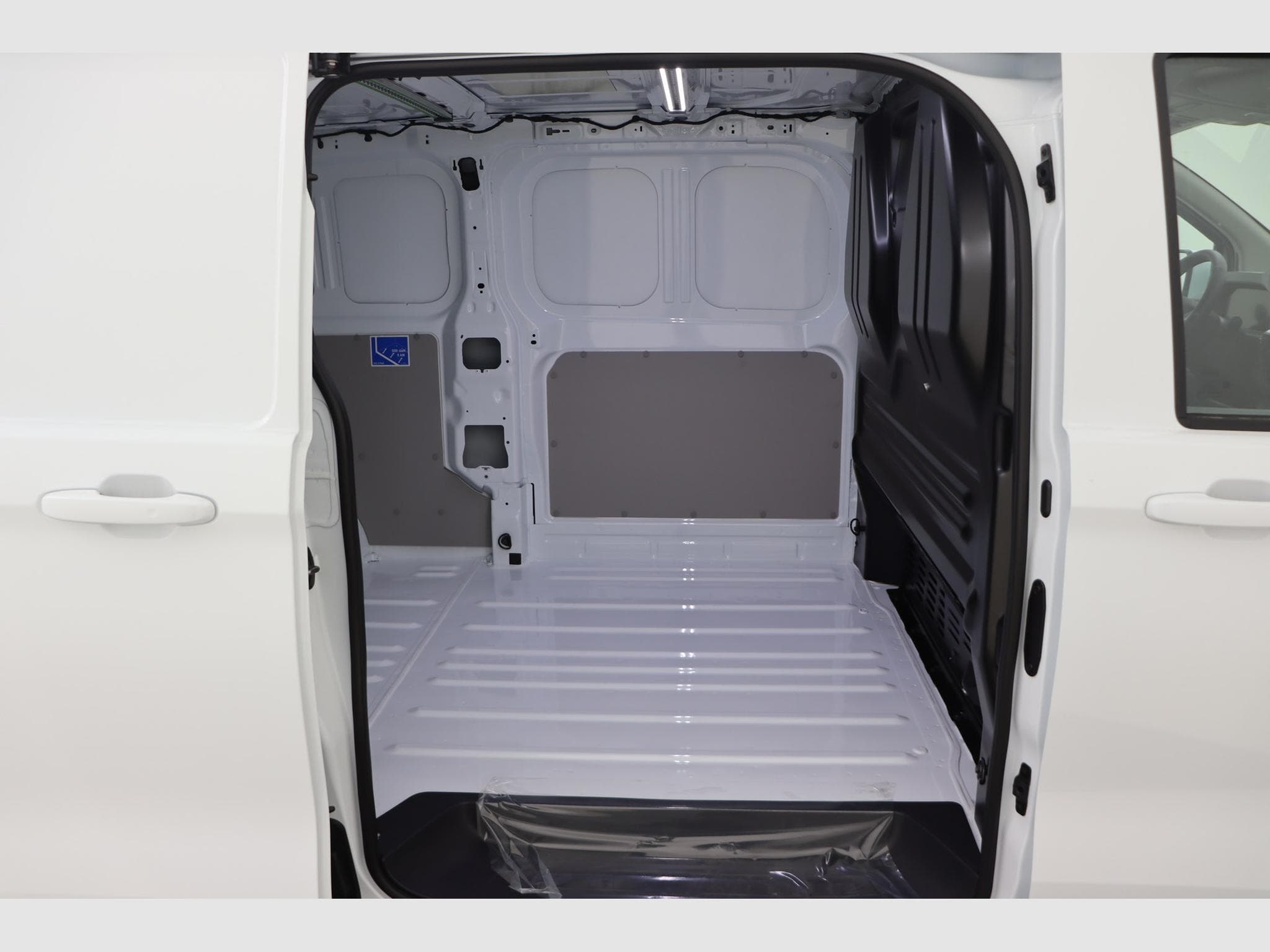 VW T6.1 T7 Fourgon 3500 mm (2026) - Photo 13