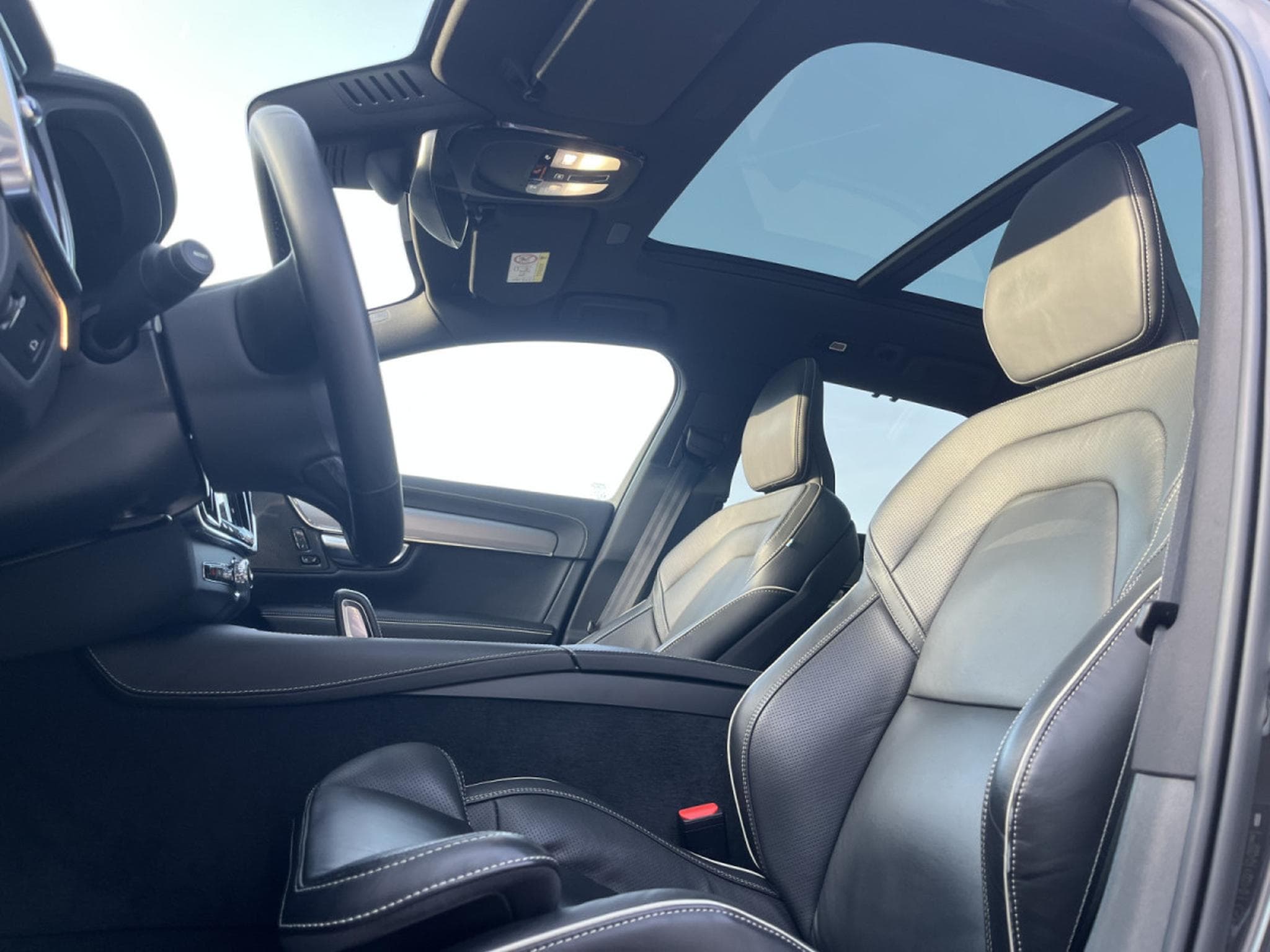 Volvo V90 B4 D 4x4 Geartronic R-Design Pano (2021) - Photo 10