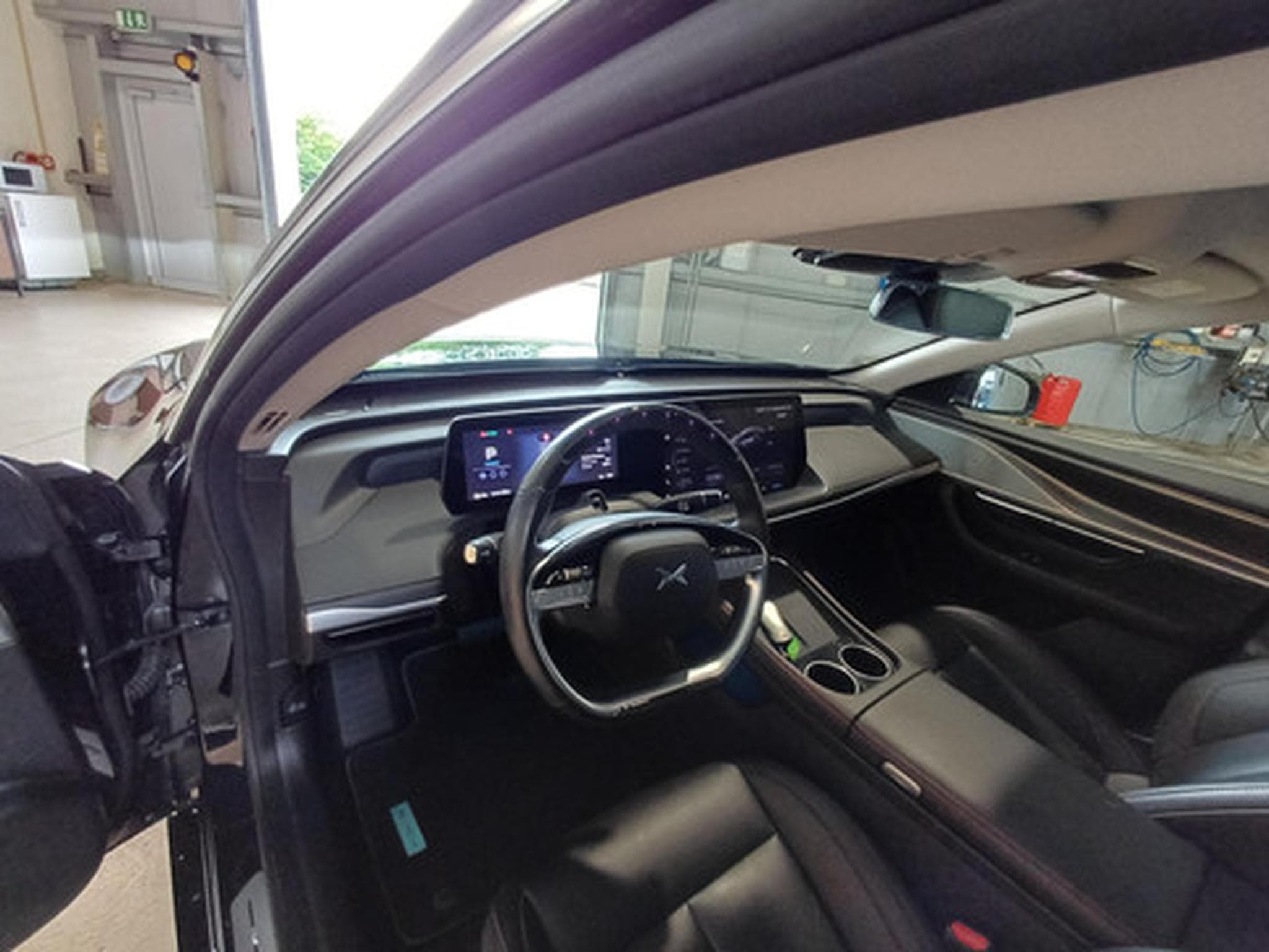 Xpeng P7 BEV 86KWH Long Range RWD (2025) - Photo 10