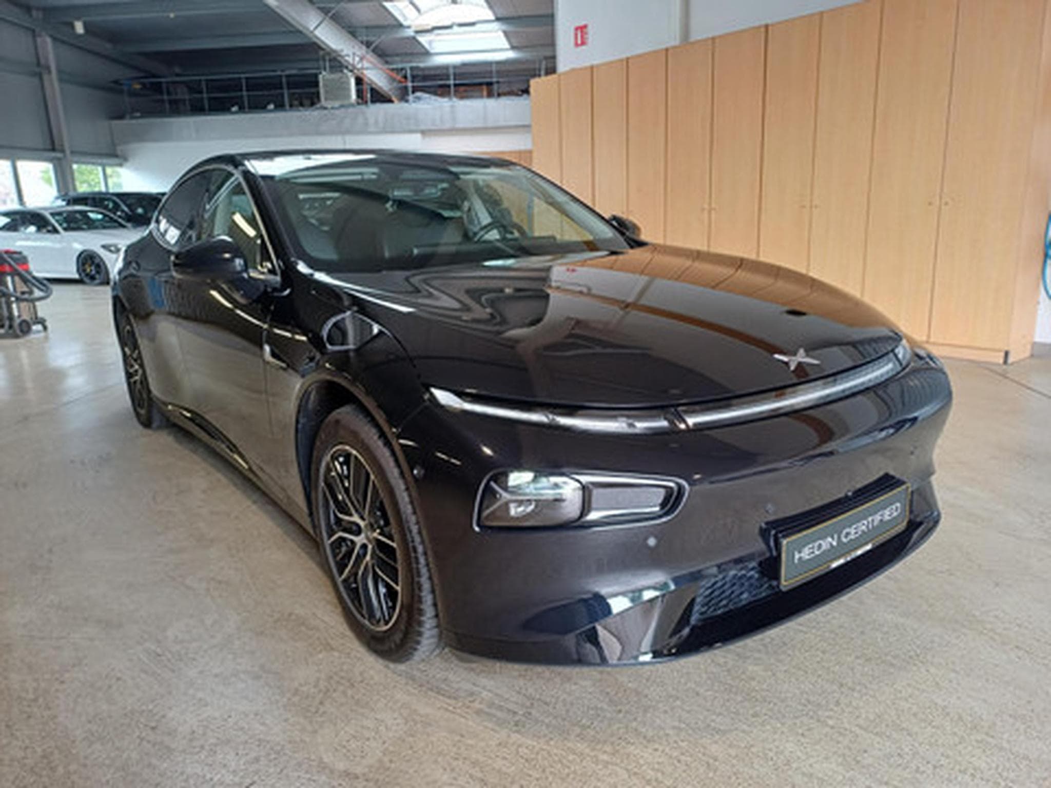 Xpeng P7 BEV 86KWH Long Range RWD (2025) - Photo 3