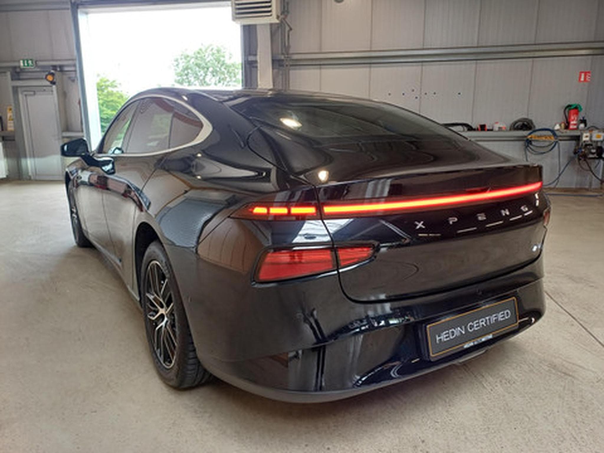 Xpeng P7 BEV 86KWH Long Range RWD (2025) - Photo 4