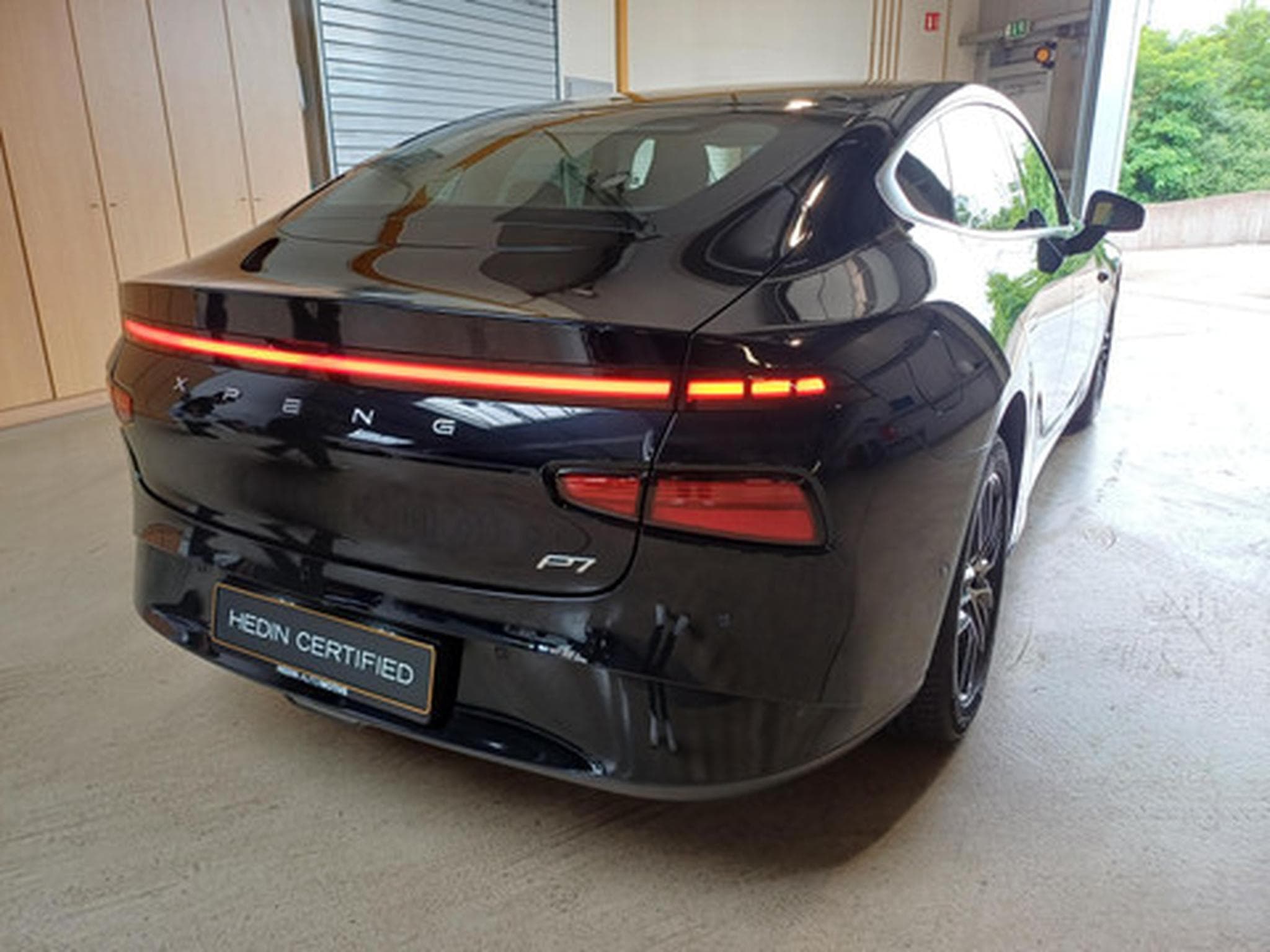 Xpeng P7 BEV 86KWH Long Range RWD (2025) - Photo 6