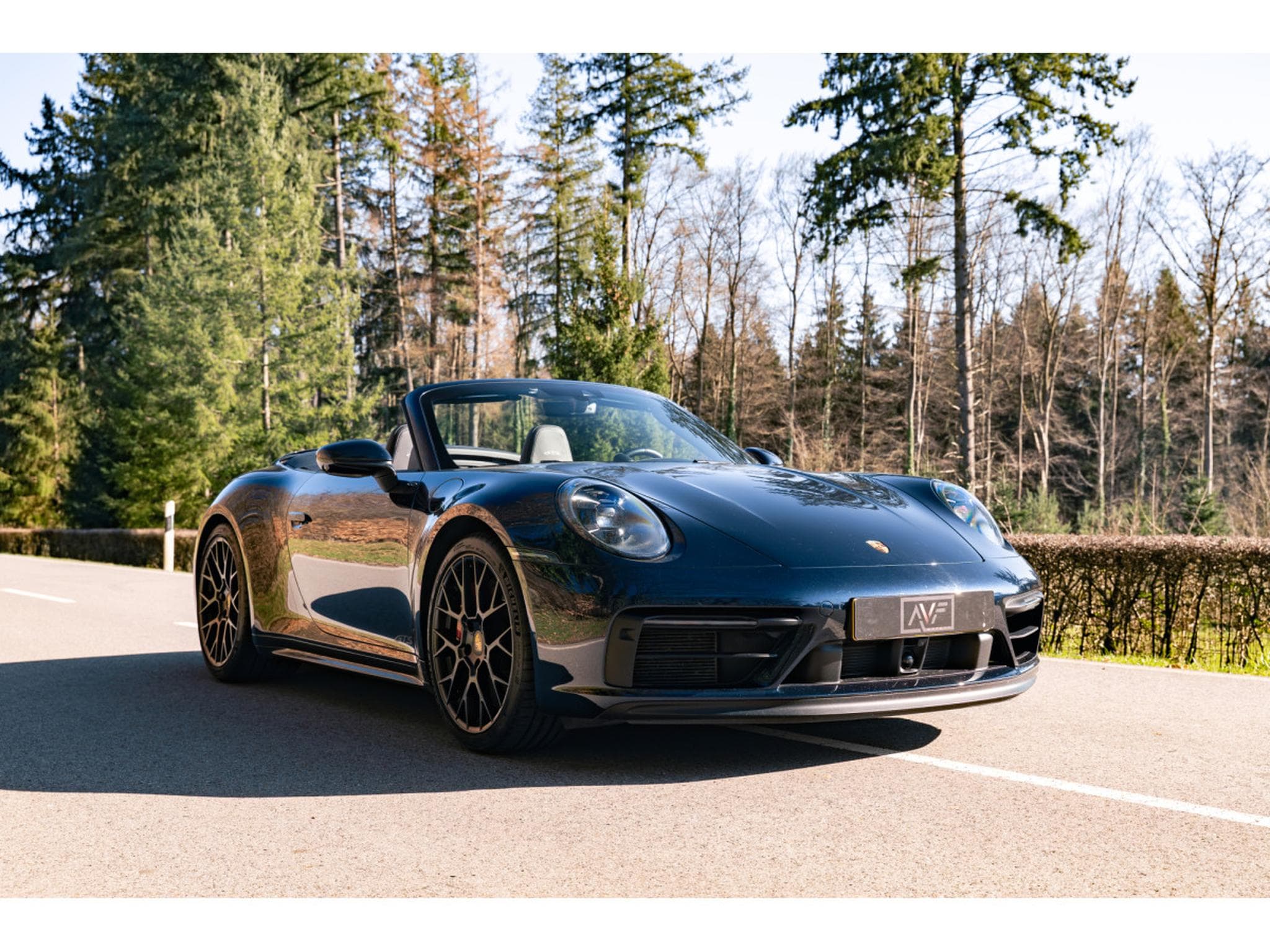 Porsche 911 911 Carrera 4 GTS Cabriolet - Sport Chrono -Rear-wheel steer (2021) - Photo 2
