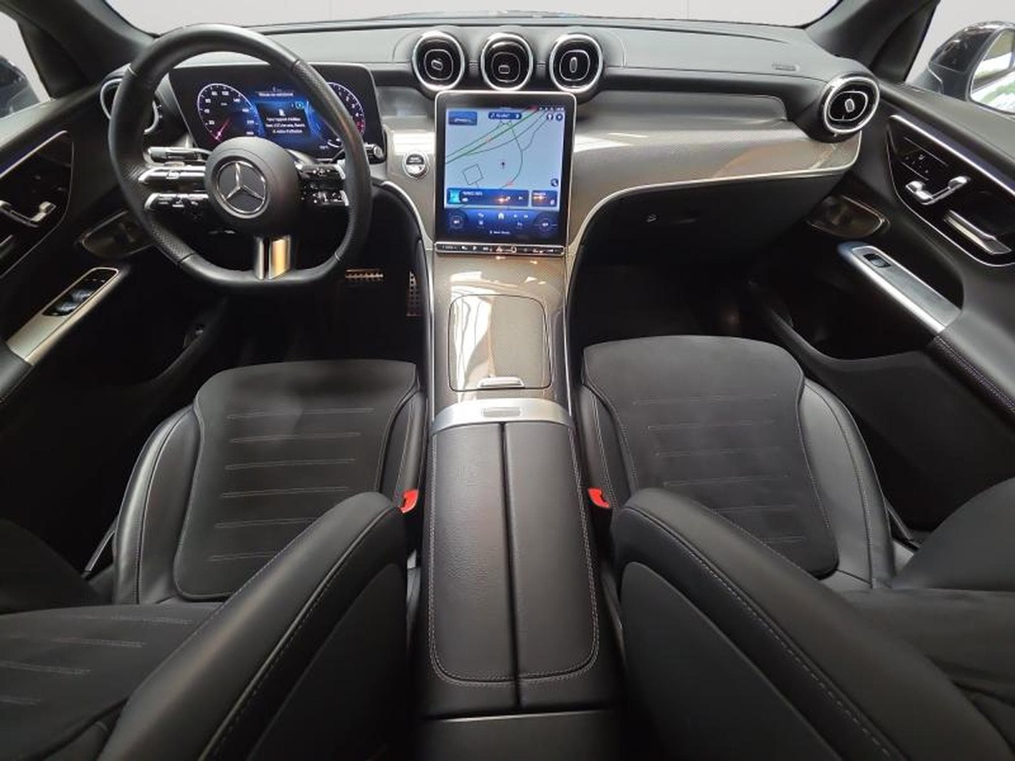 Mercedes GLC 300 300 DE 4MATIC AMG-Line (2024) - Photo 3