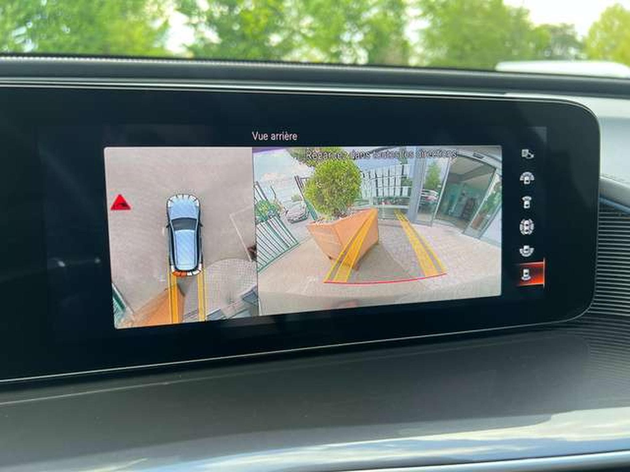 Mercedes EQC ELECTRIQUE 4-Matic BUSINESS (2022) - Photo 9