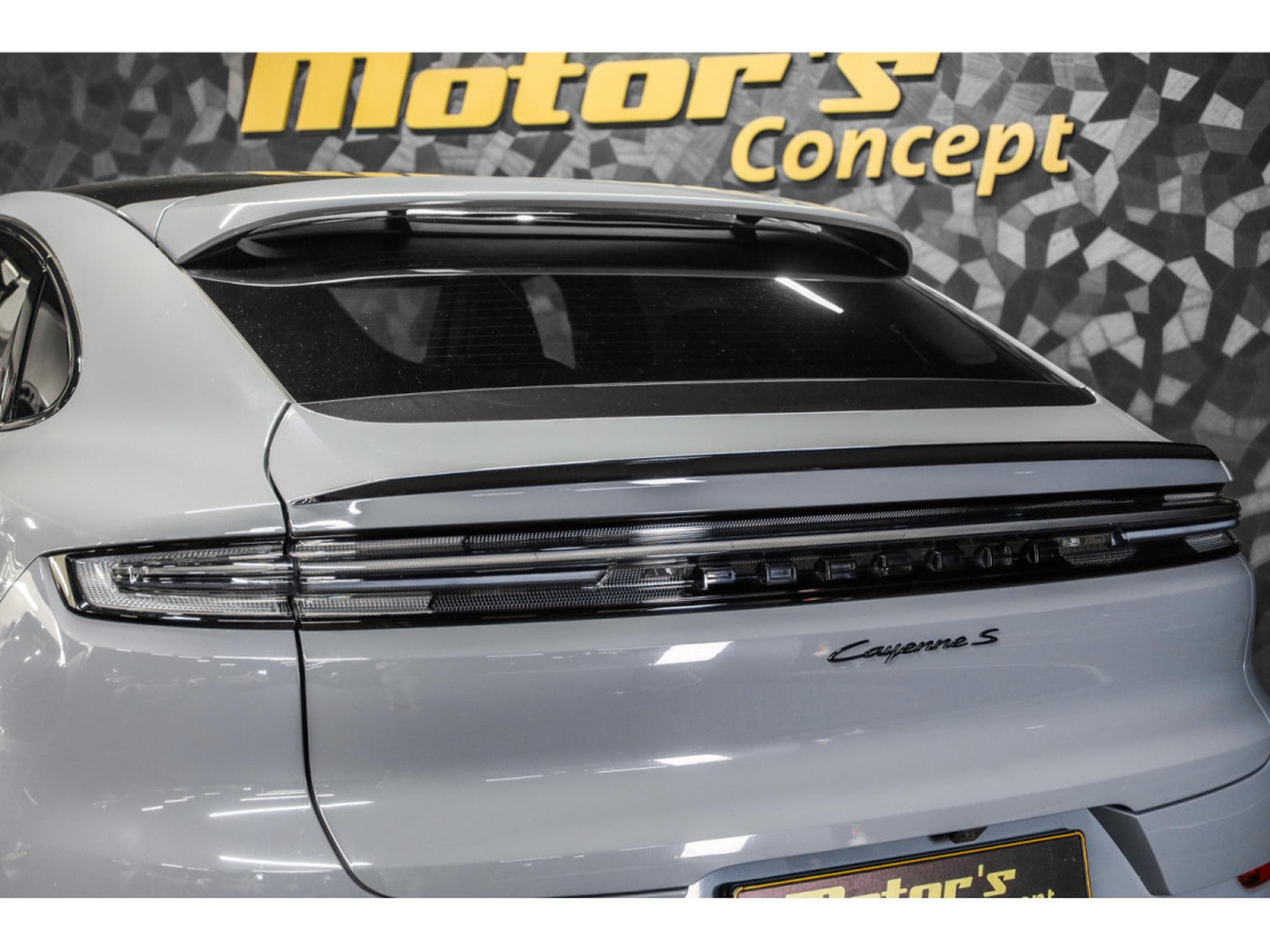 Porsche Cayenne S Coupé - ARCTIC GREY (2023) - Photo 21