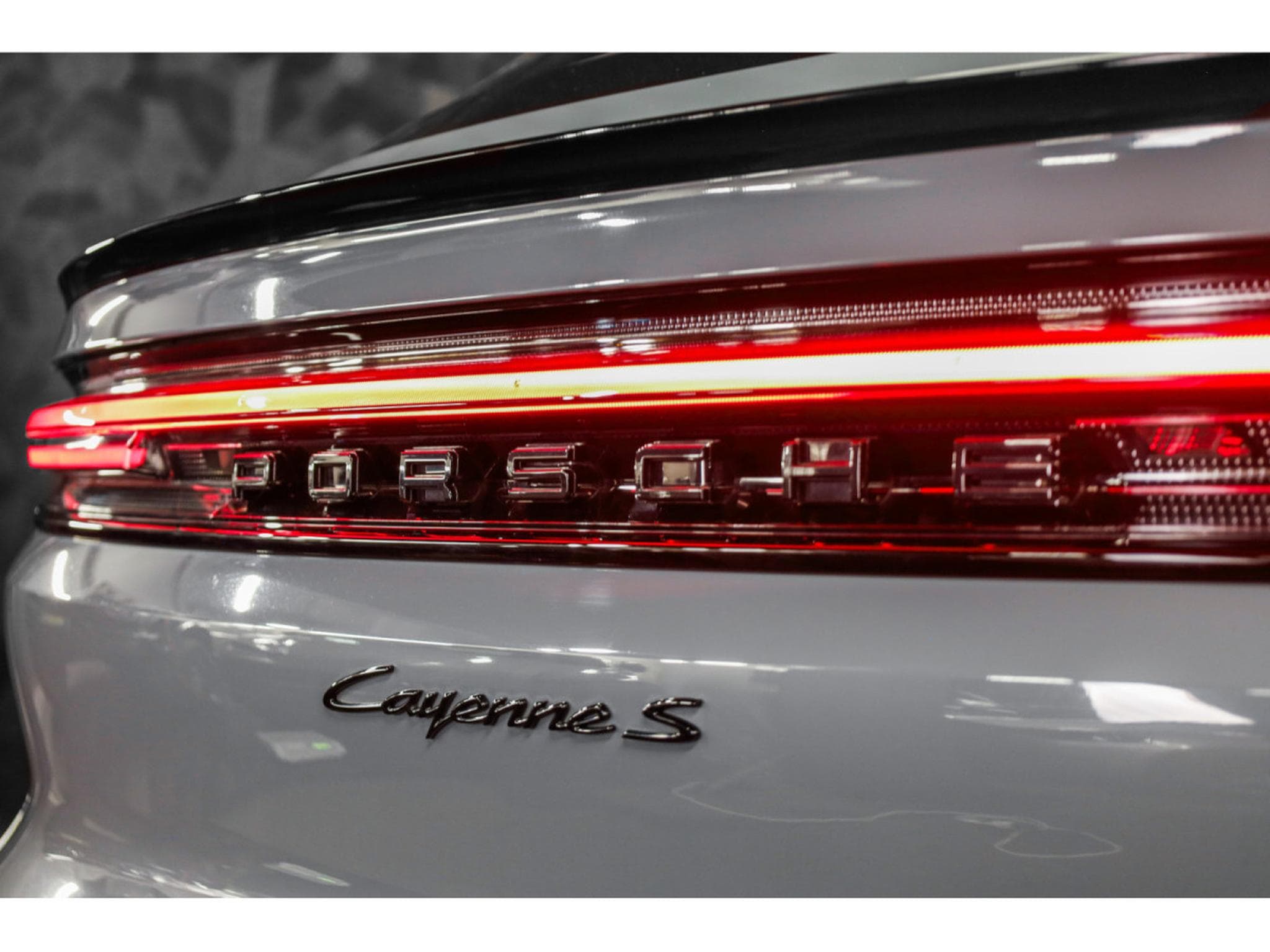 Porsche Cayenne S Coupé - ARCTIC GREY (2023) - Photo 24
