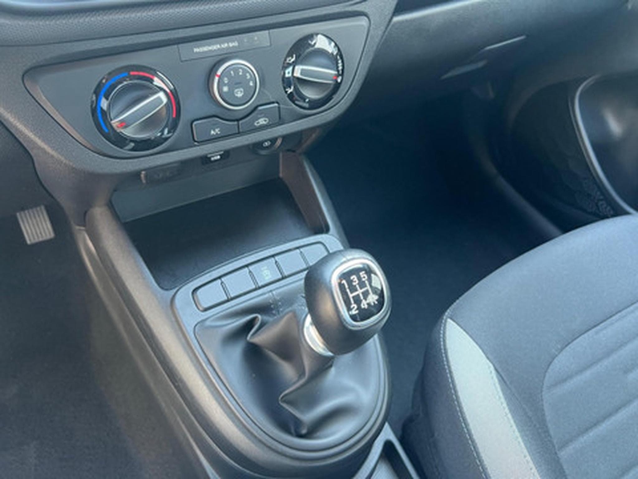 Hyundai i10 1.0 Twist Twist TechnoPack (2023) - Photo 12