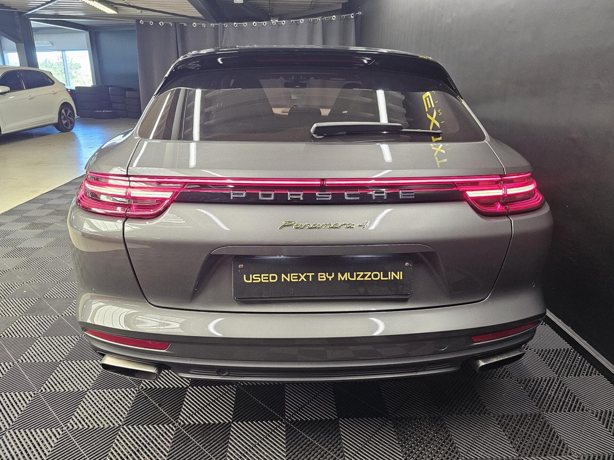 Porsche Panamera sport turismo e-hybride 462cv (2018) - Photo 4