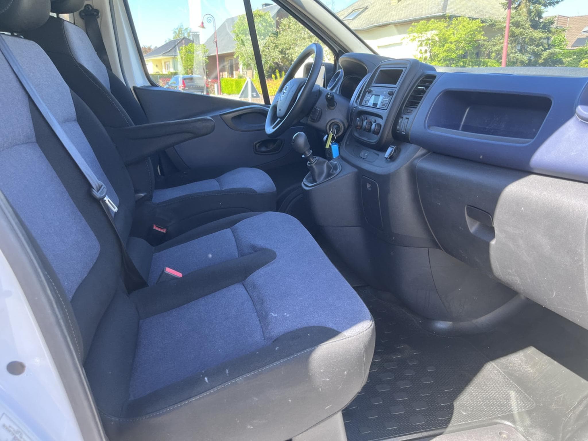 Opel Vivaro 1.6cdti 95cv L1H1 Euro6 Clim Camera PDC Armoires Wurth (2019) - Photo 10