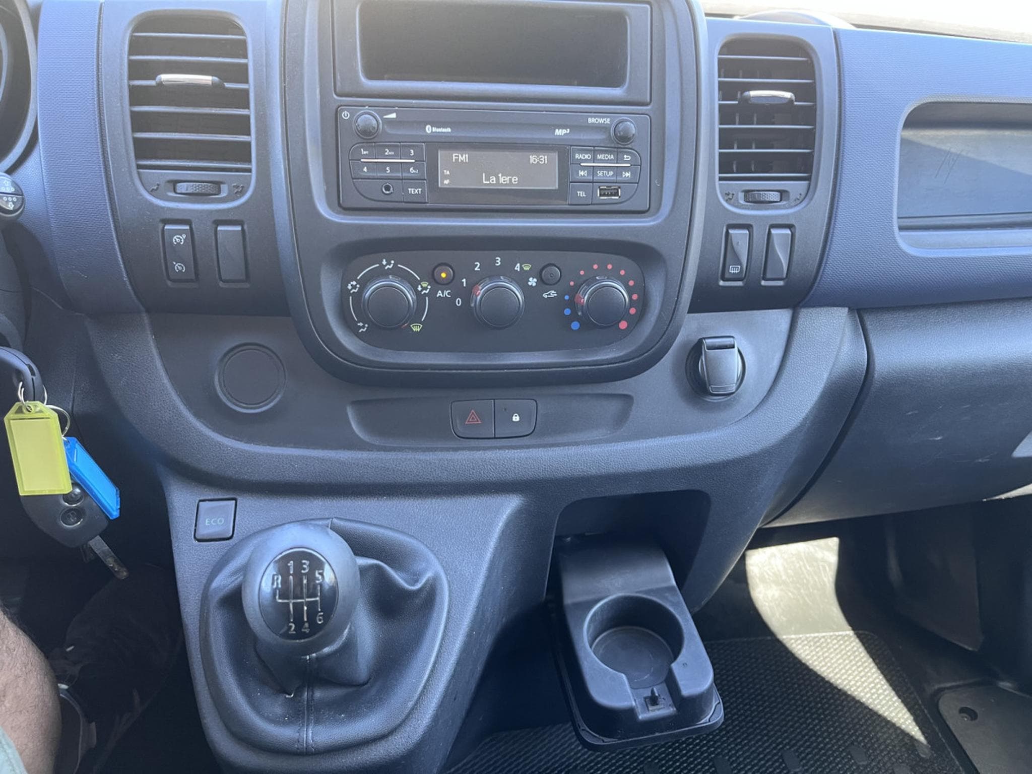 Opel Vivaro 1.6cdti 95cv L1H1 Euro6 Clim Camera PDC Armoires Wurth (2019) - Photo 13