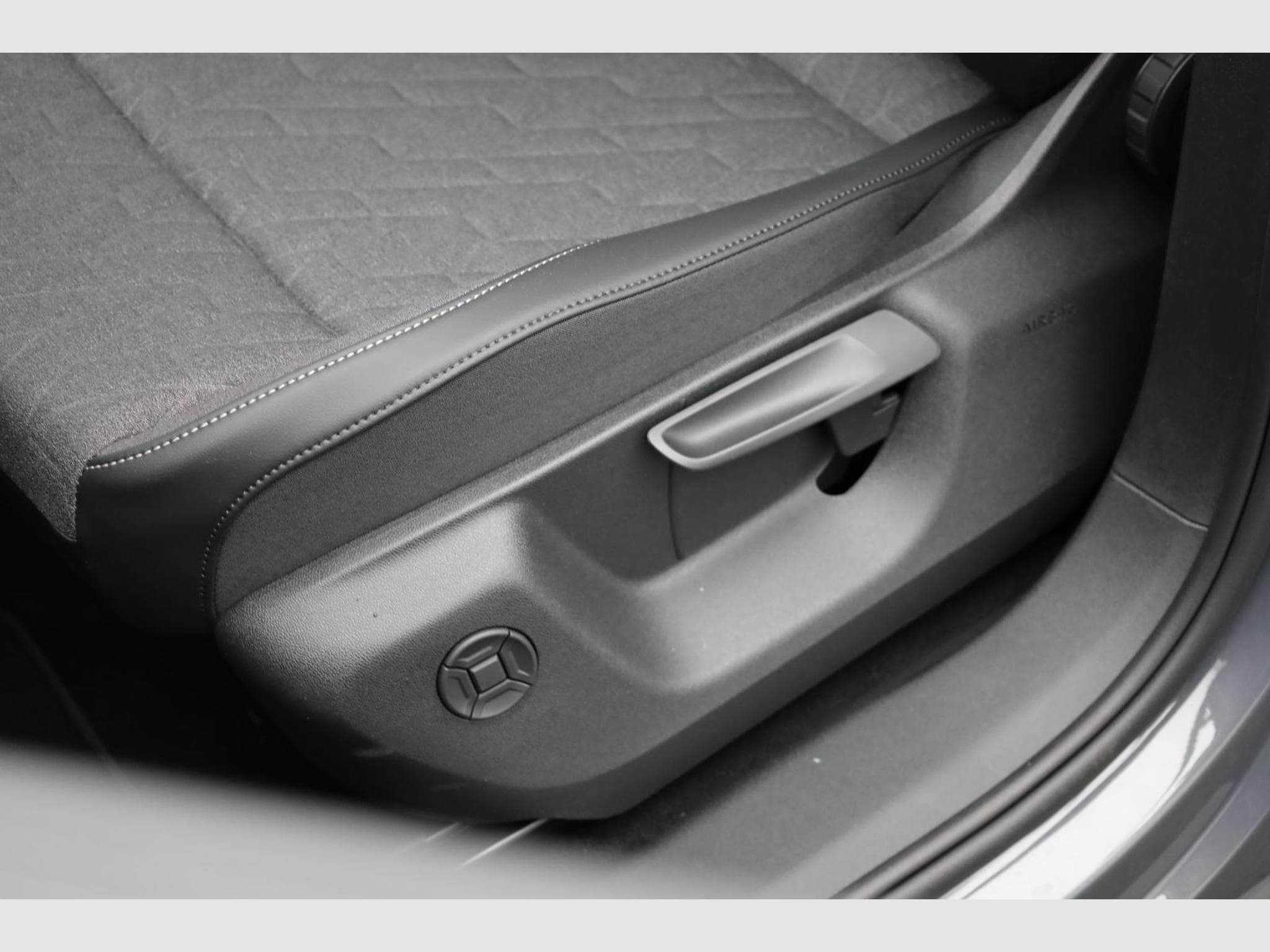 VW Tiguan Life 1,5 l (2026) - Photo 22