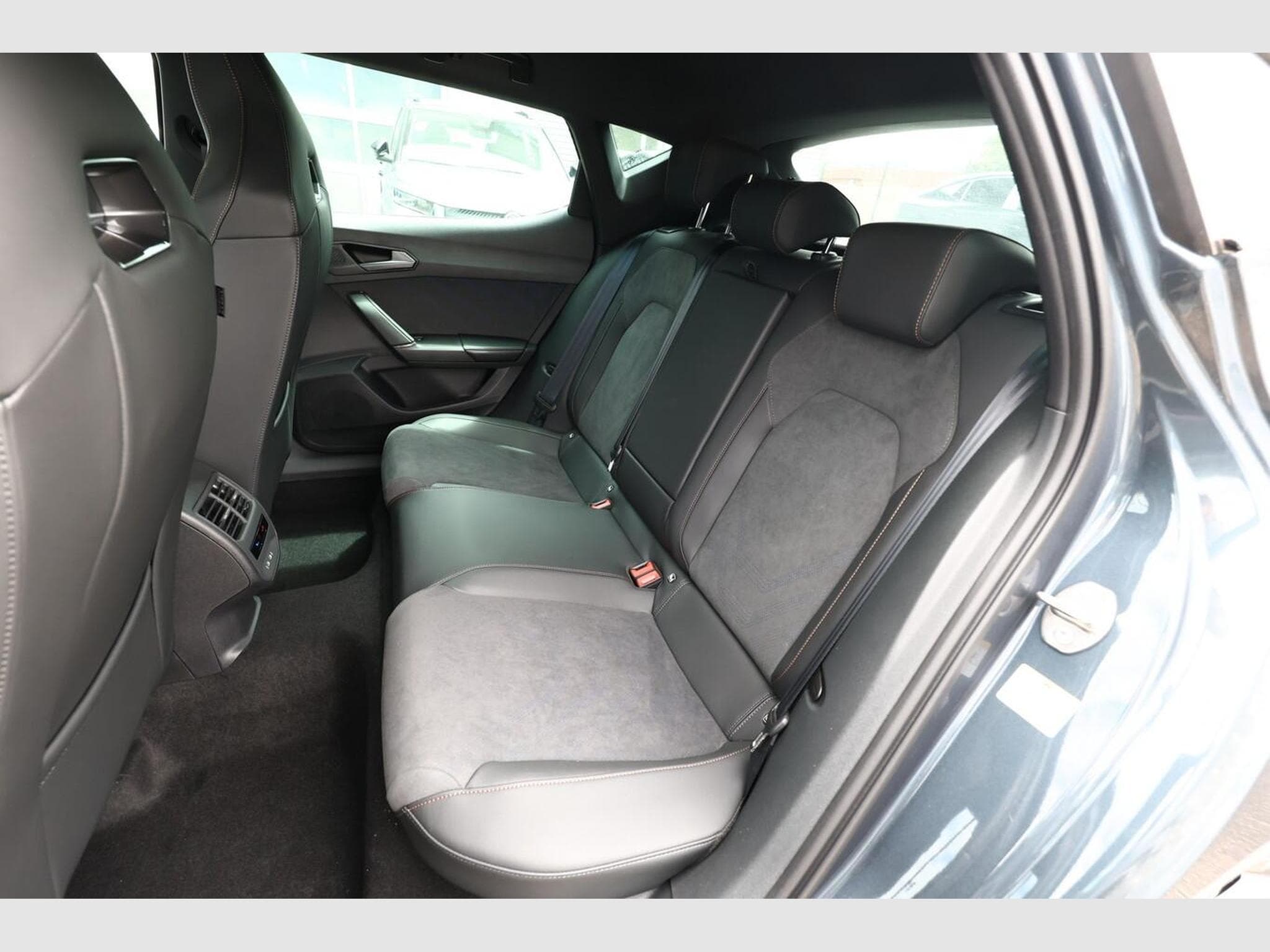 Cupra Leon DSG IntelliD Nav (2026) - Photo 10