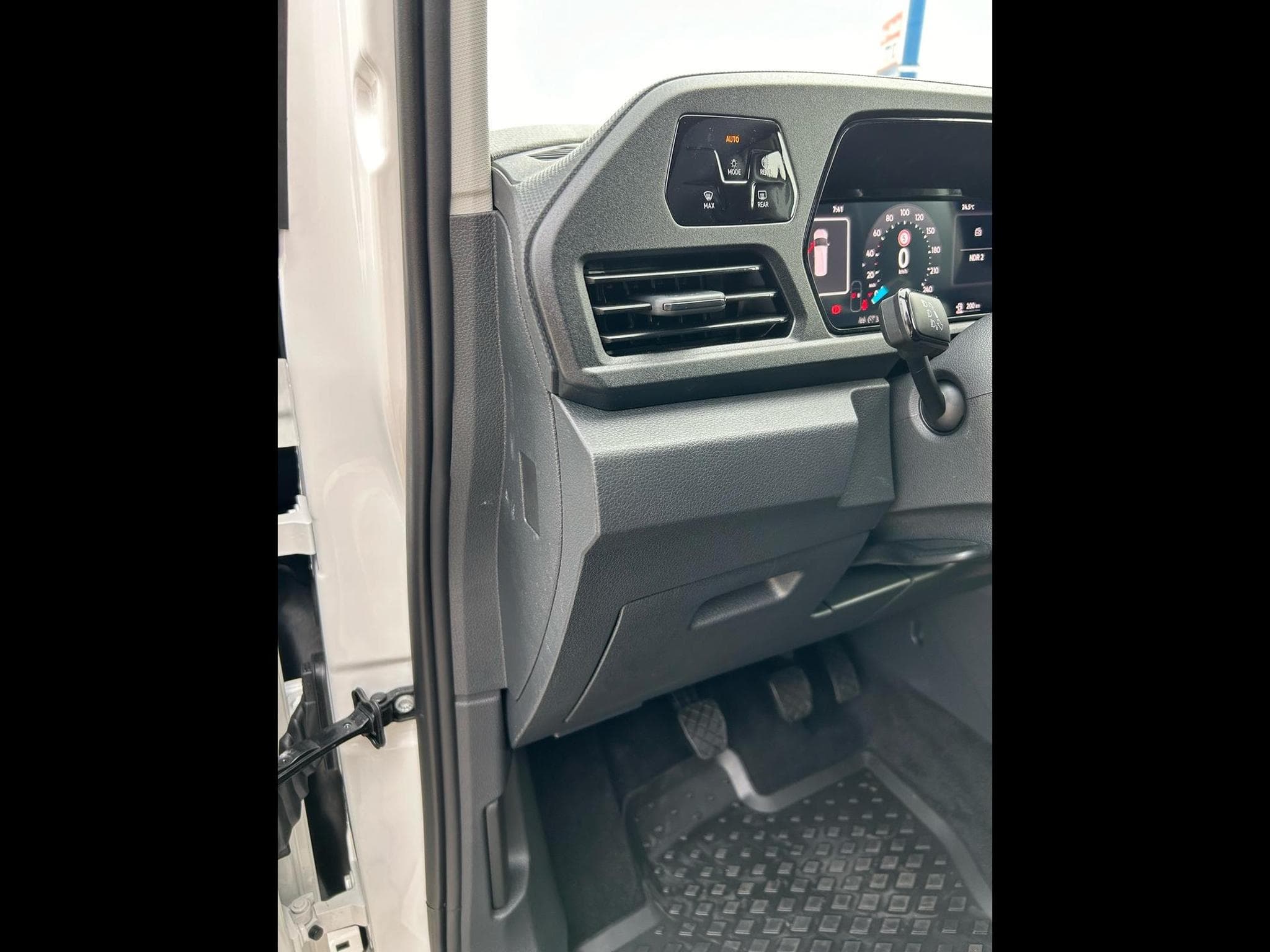 VW Caddy Cargo (2026) - Photo 4