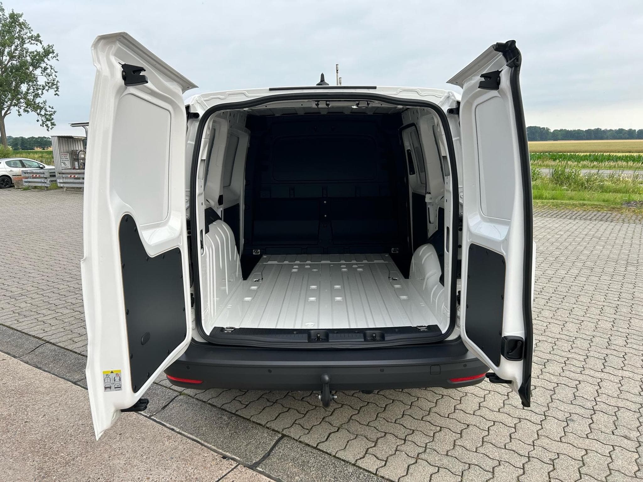 VW Caddy Cargo Maxi (2026) - Photo 17
