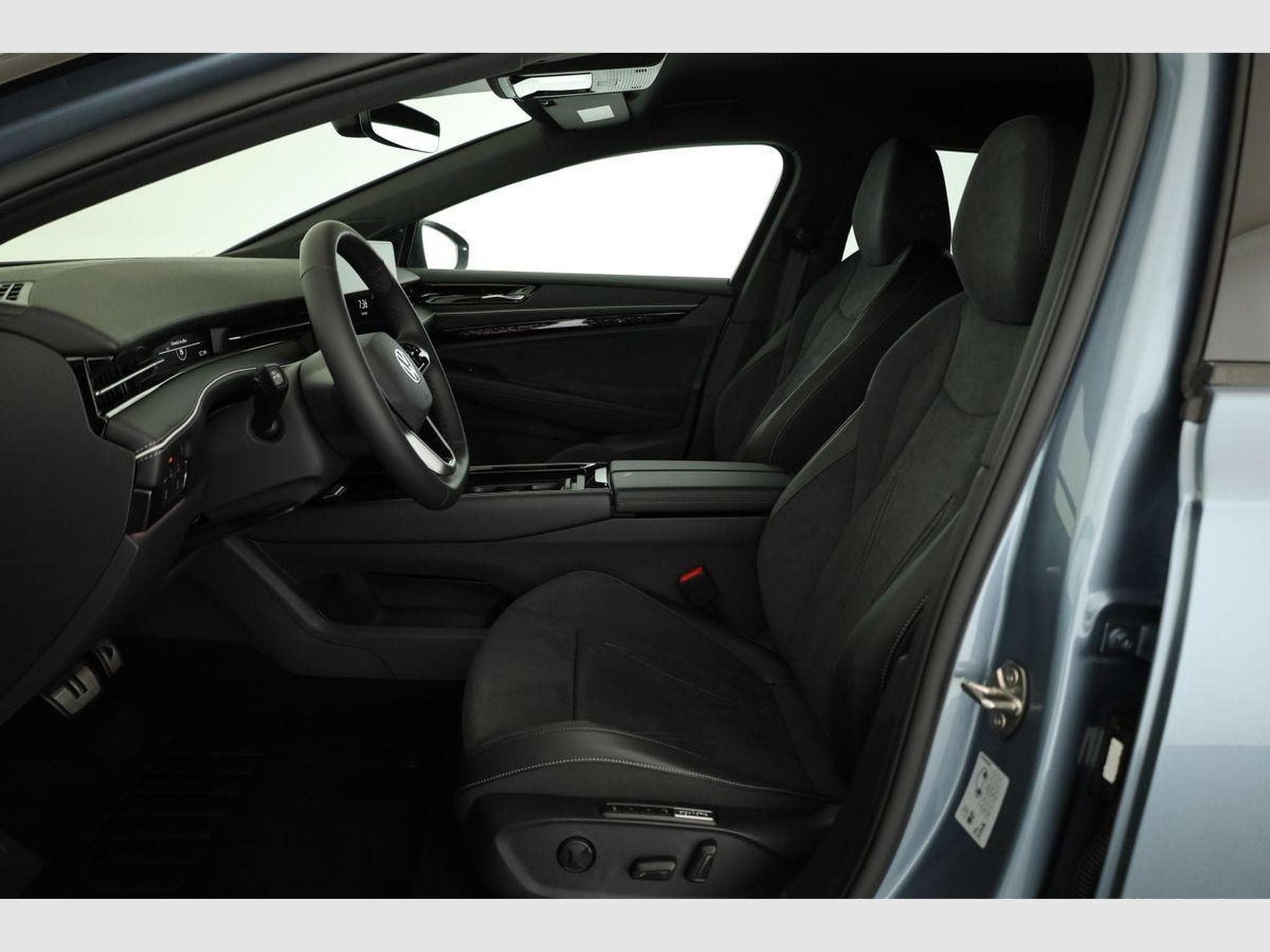 VW ID.7 Kombi Pro 210 kW (2026) - Photo 9