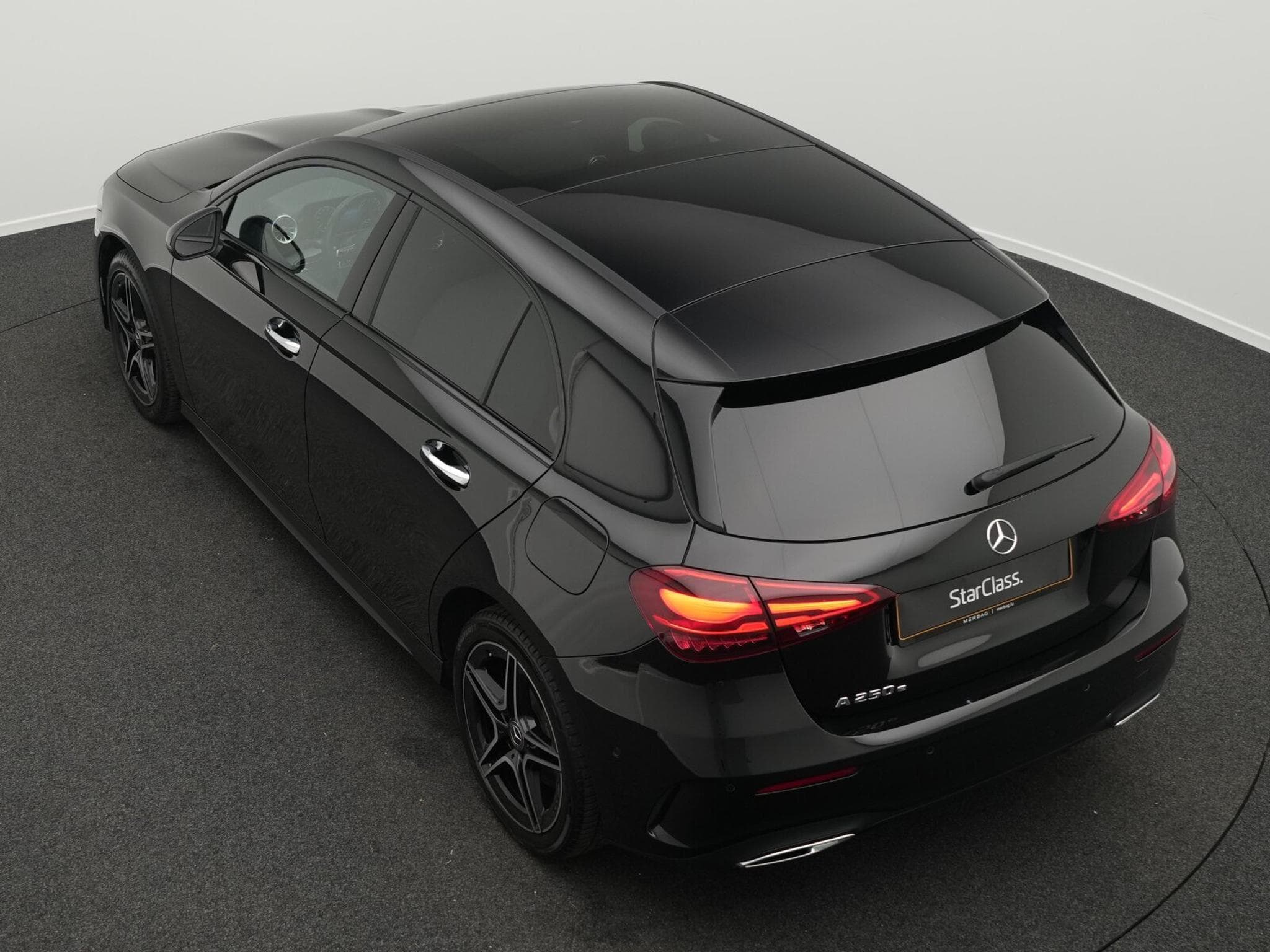 Mercedes A 250 e AMG-Line LED+Pano+Night+Keyless+Kamera (2023) - Photo 11