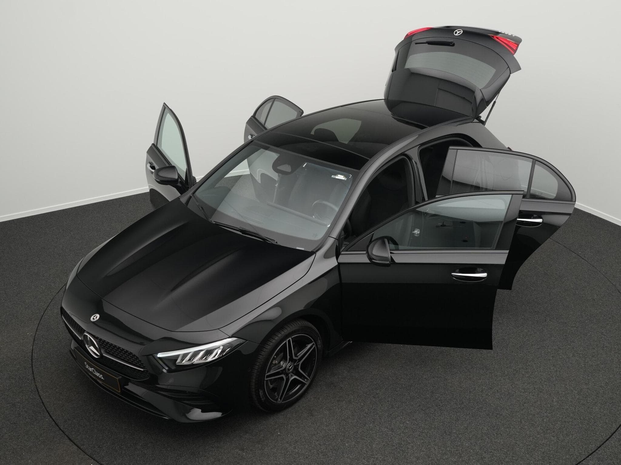 Mercedes A 250 e AMG-Line LED+Pano+Night+Keyless+Kamera (2023) - Photo 12