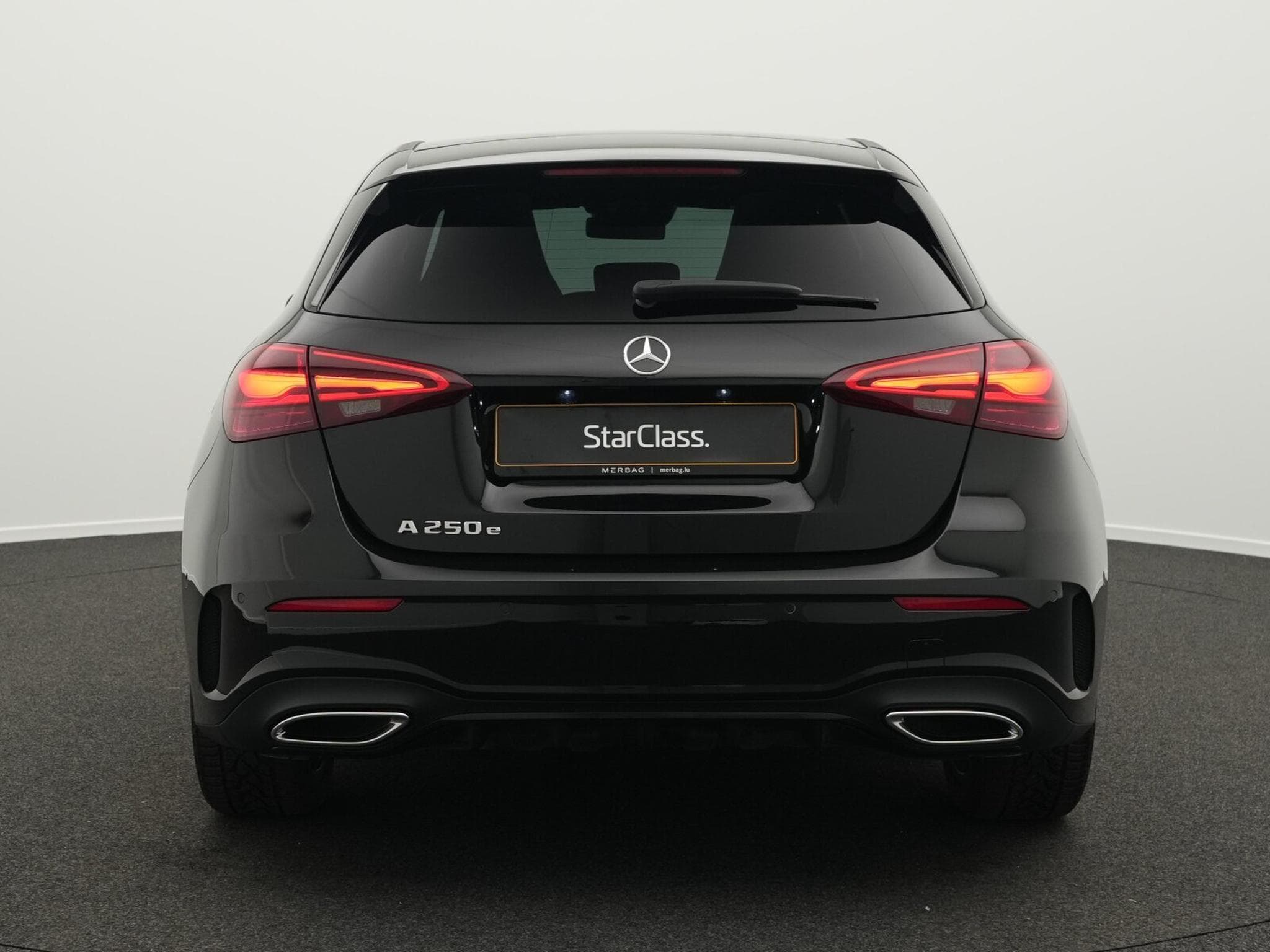Mercedes A 250 e AMG-Line LED+Pano+Night+Keyless+Kamera (2023) - Photo 4