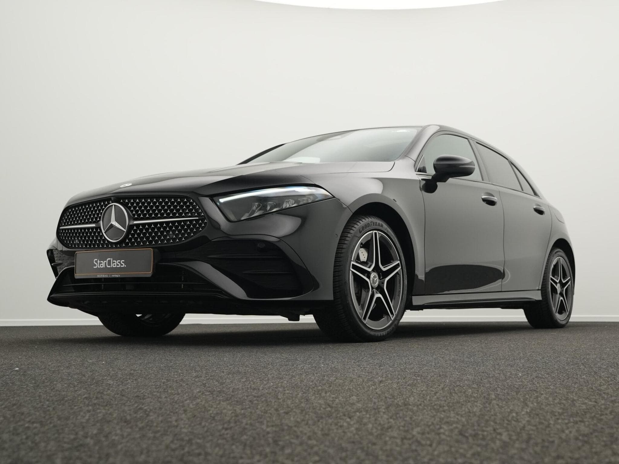 Mercedes A 250 e AMG-Line LED+Pano+Night+Keyless+Kamera (2023) - Photo 8