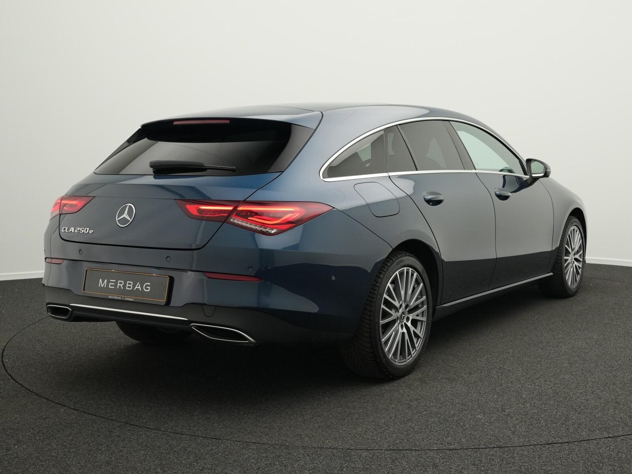 Mercedes CLA 250 Multi+Pano+360°+AHK (2023) - Photo 3