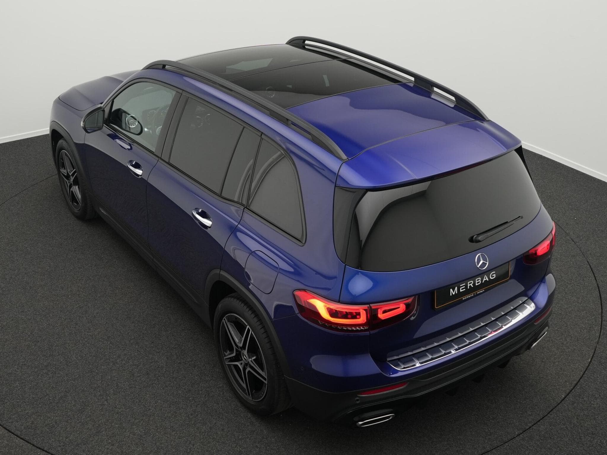 Mercedes GLB 250 4MATIC AMG-Line LED+360°+Pano+Night (2020) - Photo 11