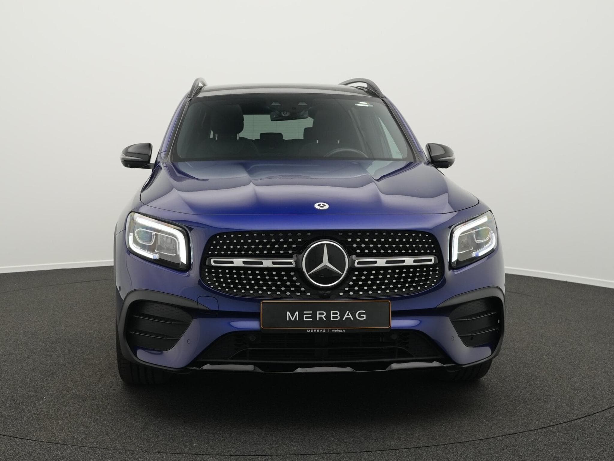 Mercedes GLB 250 4MATIC AMG-Line LED+360°+Pano+Night (2020) - Photo 2