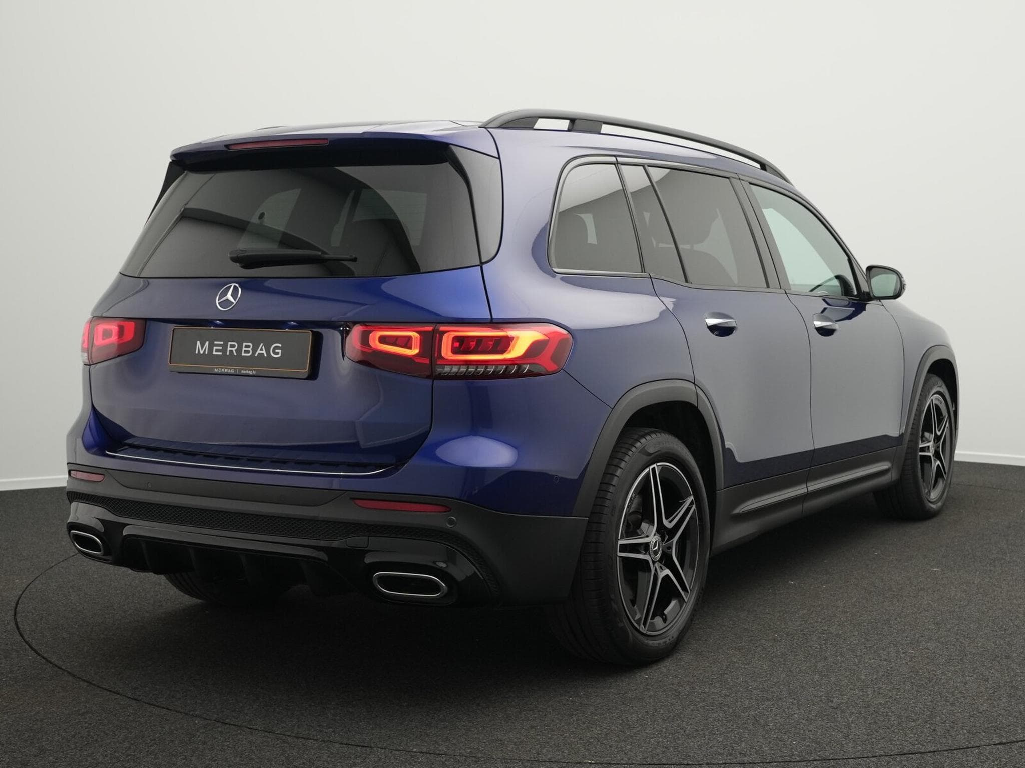 Mercedes GLB 250 4MATIC AMG-Line LED+360°+Pano+Night (2020) - Photo 3