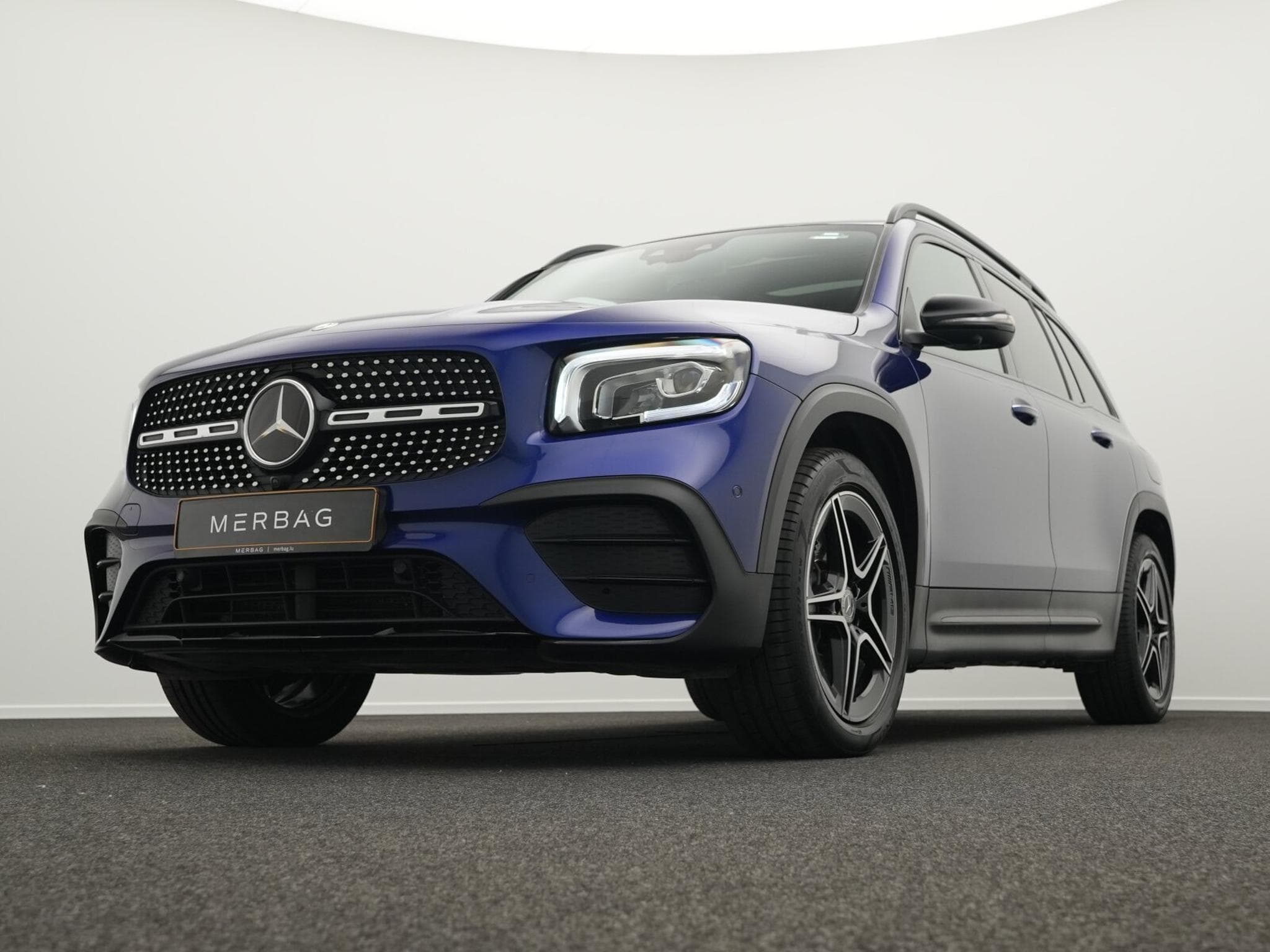 Mercedes GLB 250 4MATIC AMG-Line LED+360°+Pano+Night (2020) - Photo 8