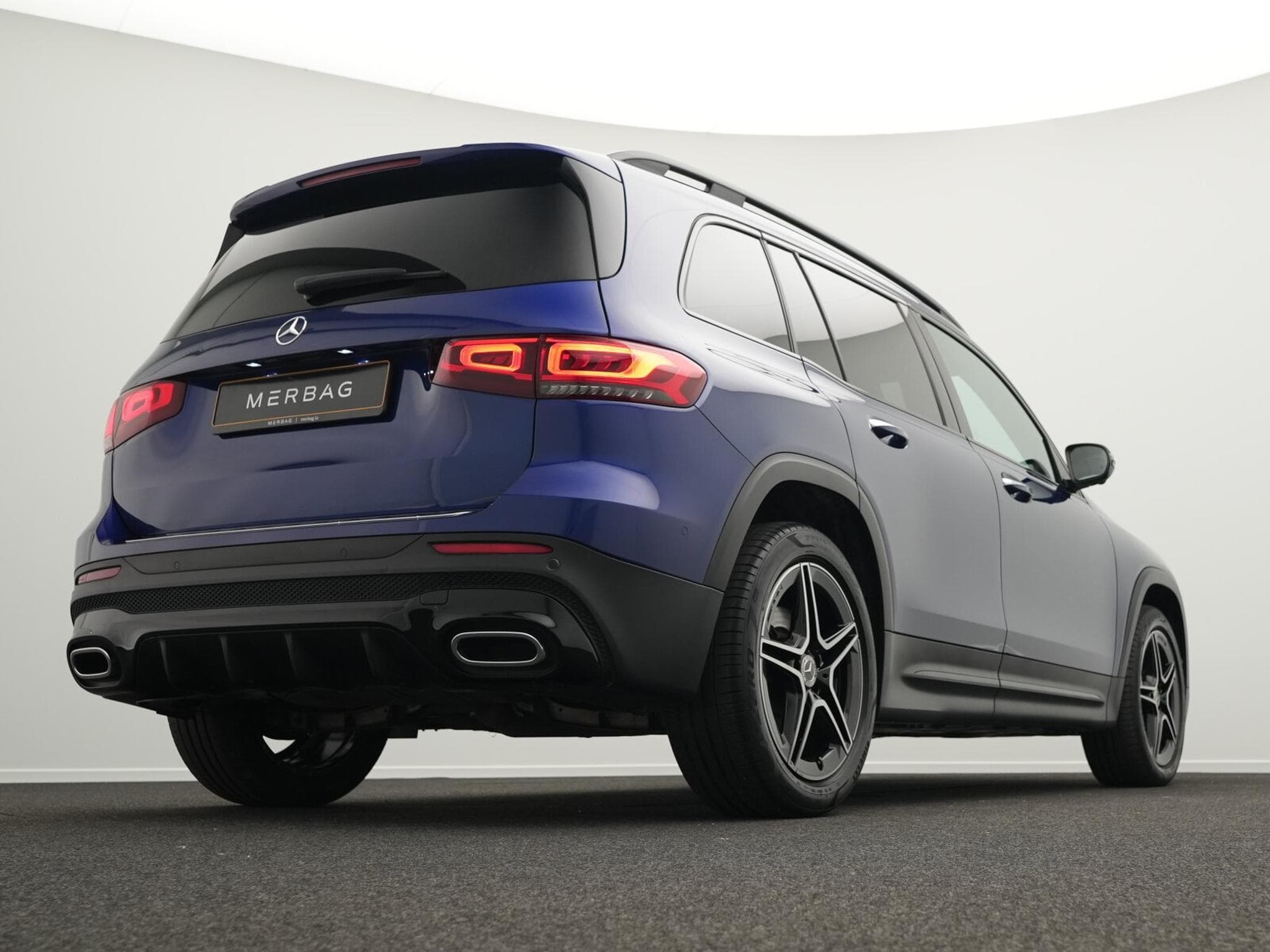 Mercedes GLB 250 4MATIC AMG-Line LED+360°+Pano+Night (2020) - Photo 9