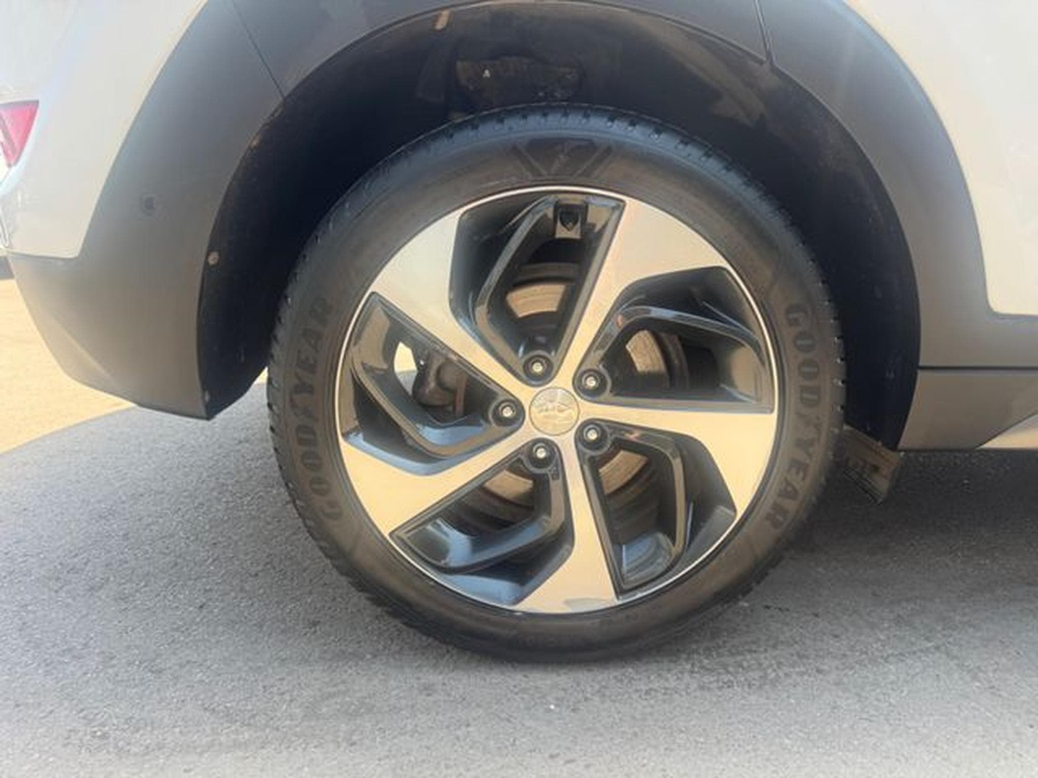 Hyundai TUCSON TUCSON PREMIUM 4WD *1.HD*AUT*LEDER*XENON* (2015) - Photo 10
