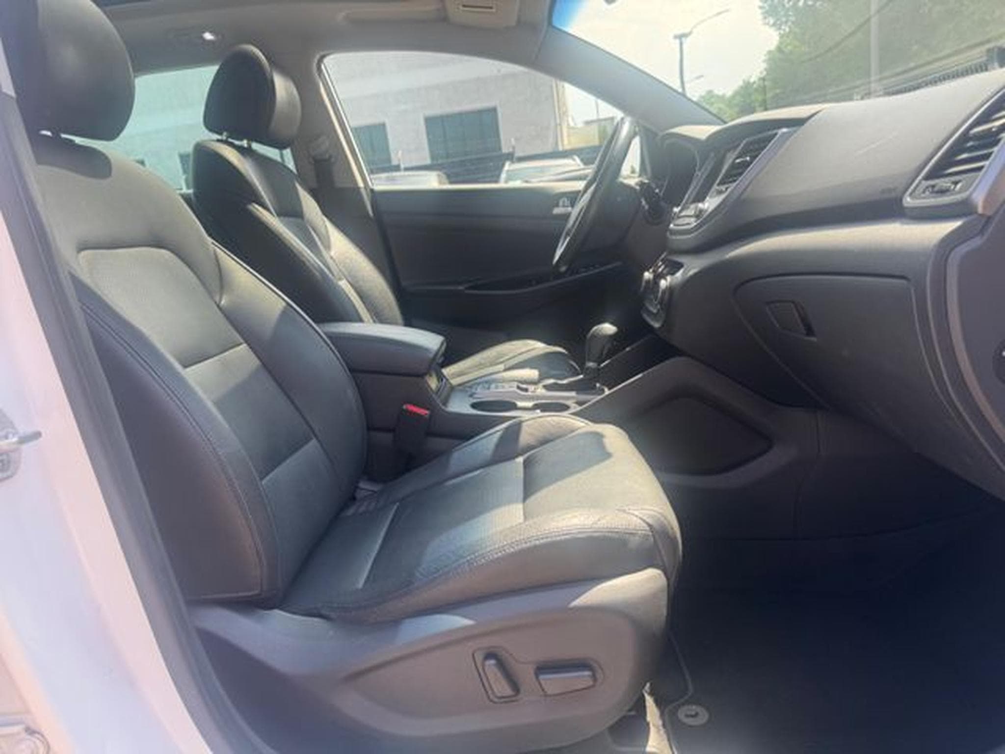 Hyundai TUCSON TUCSON PREMIUM 4WD *1.HD*AUT*LEDER*XENON* (2015) - Photo 15